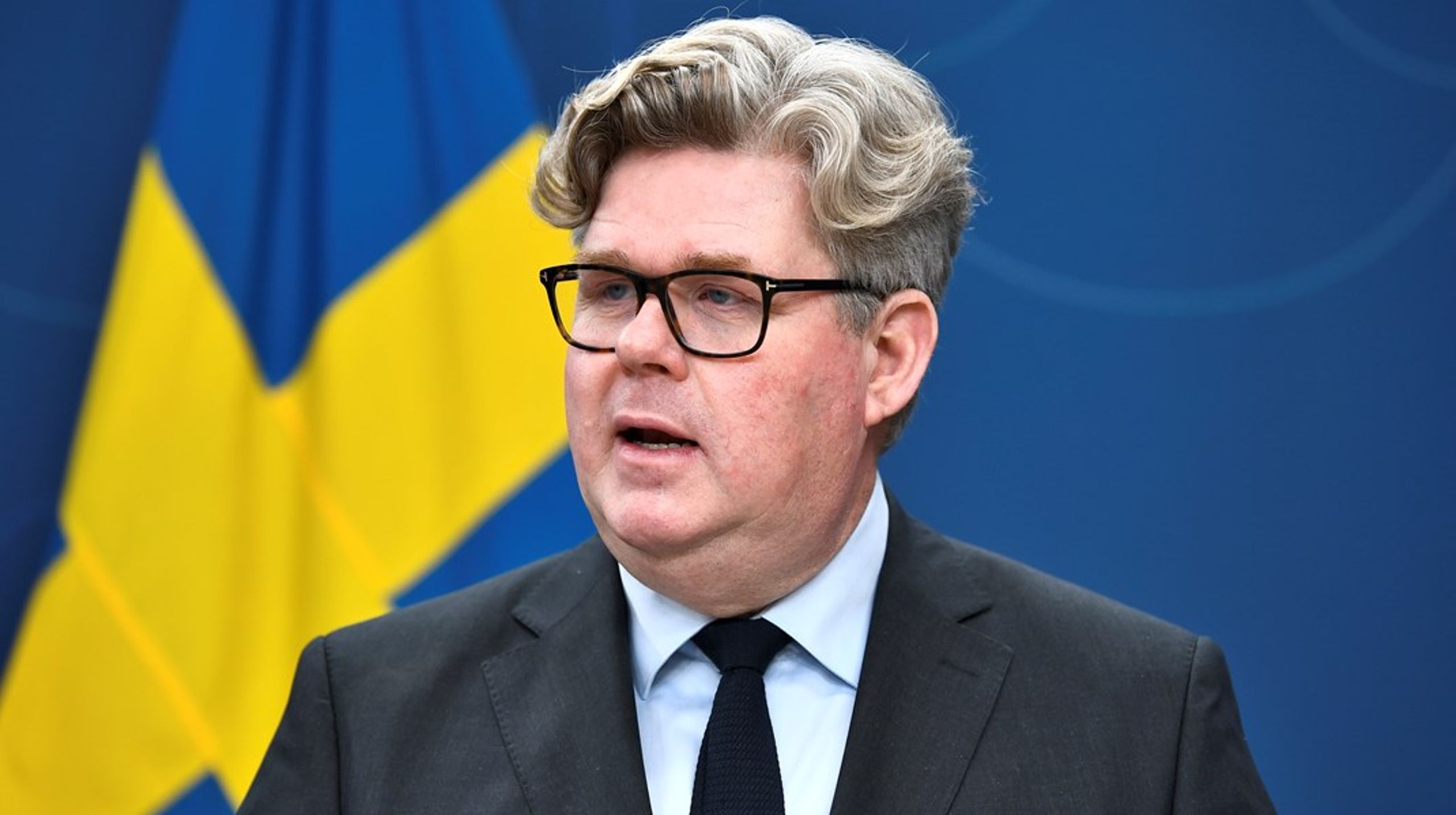 Moderaternas företrädare i insynskommittén reserverade sig mot förslaget om ett lobbyregister. Nu går justitieminister Gunnar Strömmer (M) vidare med förslaget.