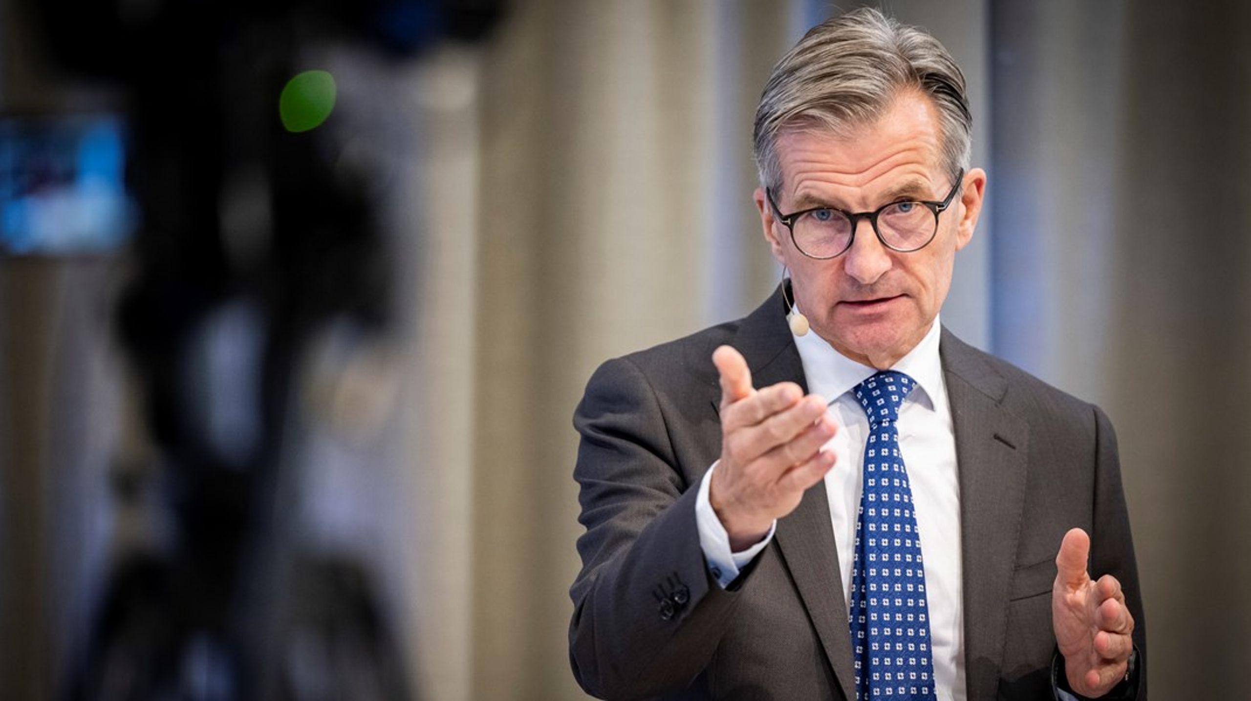 64 procent uppger att de har ganska eller mycket stort förtroende för Riksbanken.