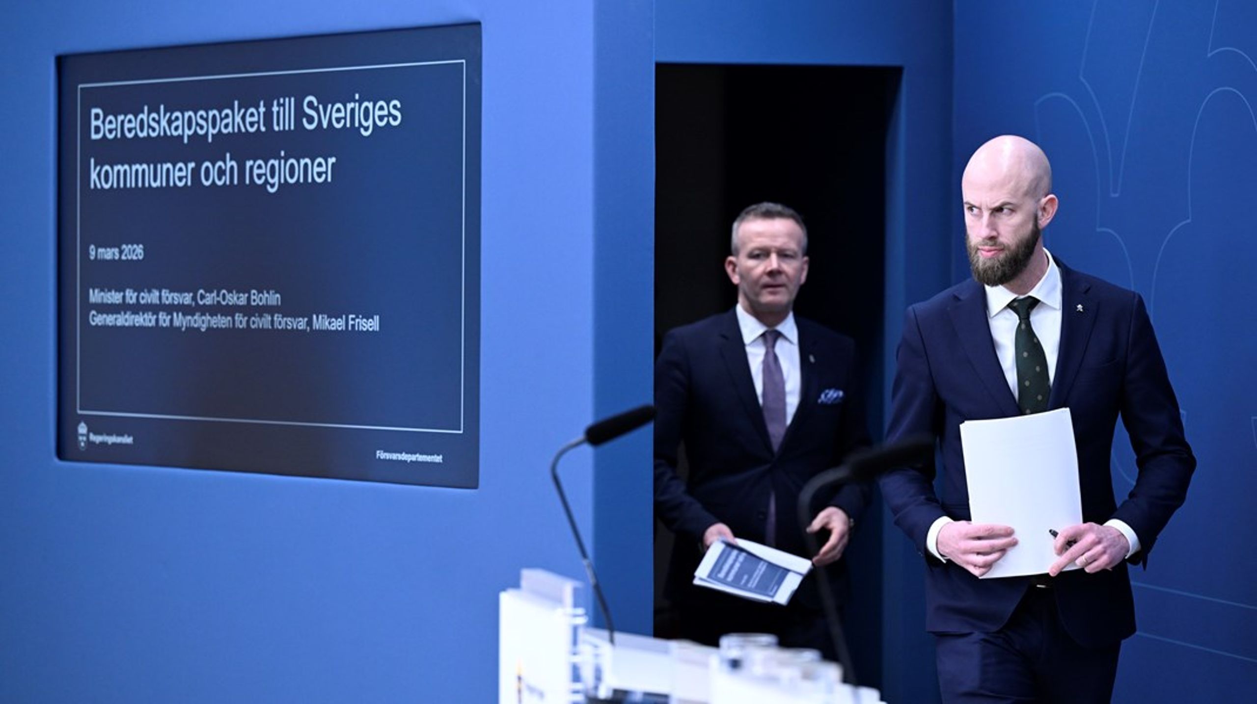 Det här är regeringens uppfattning om hur man löser frågan på ett effektivt sätt, säger Carl-Oskar Bohlin (M), minister för civilt försvar, om hur pengarna fördelas.