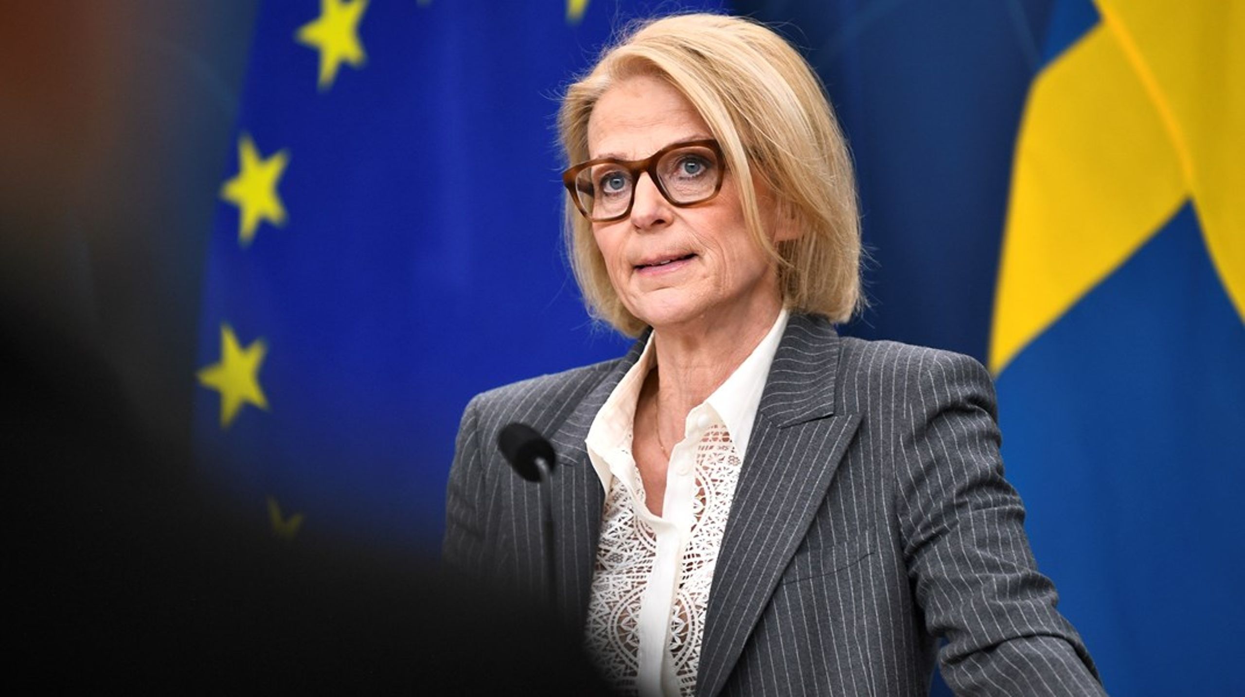 Finansminister Elisabeth Svantesson vill inte svara på om regeringen kommer ge Utbetalningsmyndigheten en förstärkning för att täcka underskottet.
