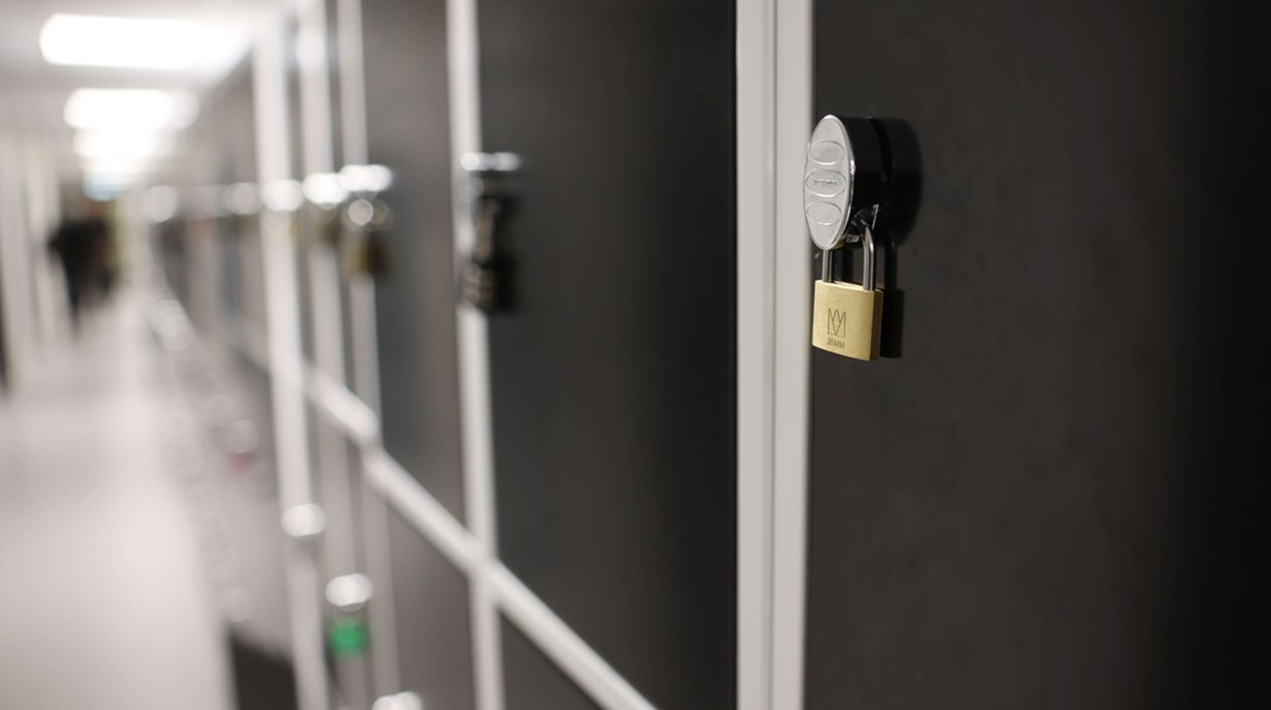 ”Man har precis lagt 900 miljoner på digitala nationella prov utan att lyckas, och nu ska vi ha gemensam inrapportering av frånvaro. Jag ser samma risker”, säger Andreas Mörck, förbundsordförande för Almega Utbildning.