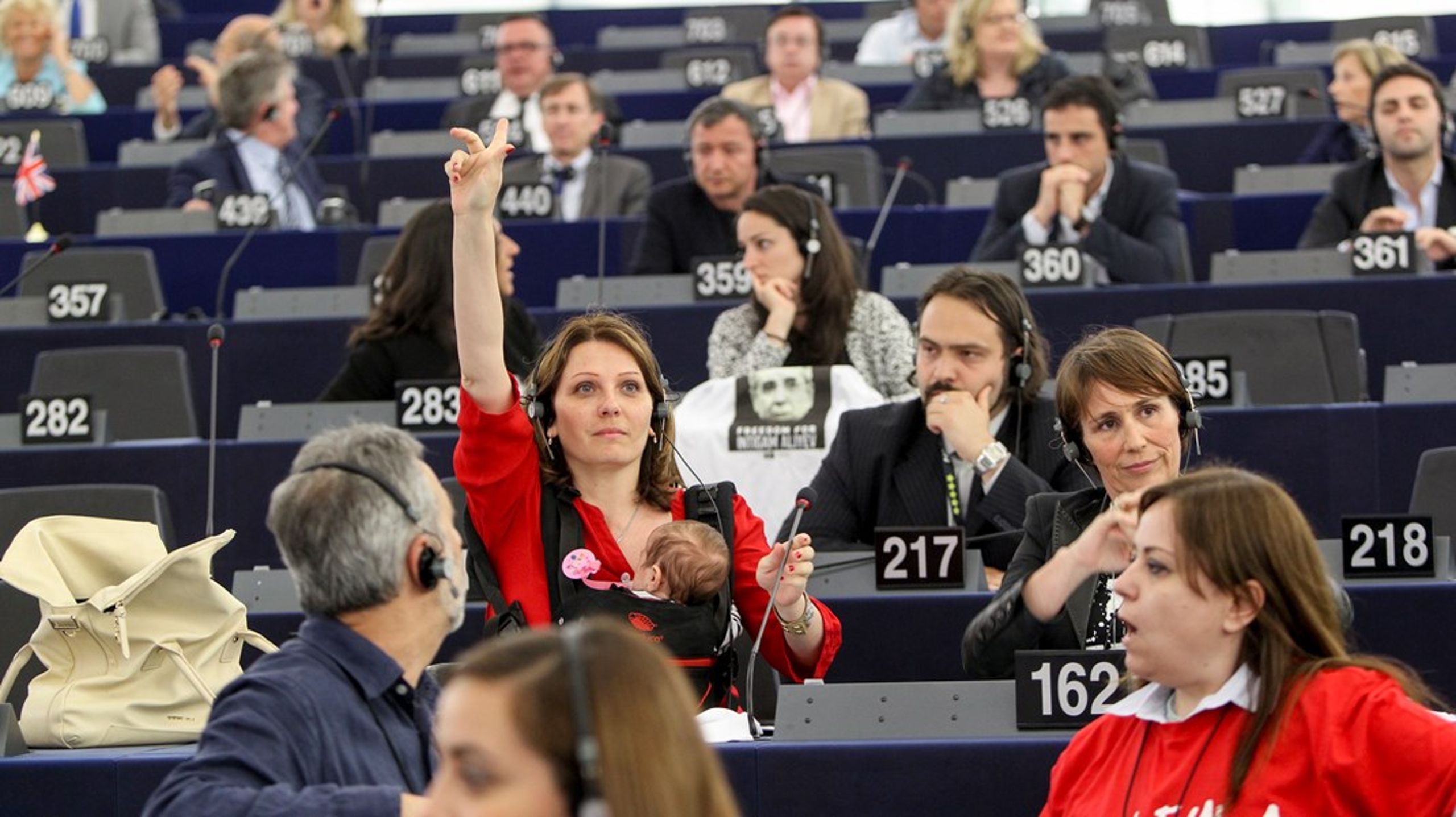 Hade inte den italienska, nu före detta, parlamentarikern Daniela Aiuto tagit sig till Strasbourg med sin nyfödda bebis hade hennes röst gått förlorad. Nu är reglerna på väg att ändras.&nbsp;