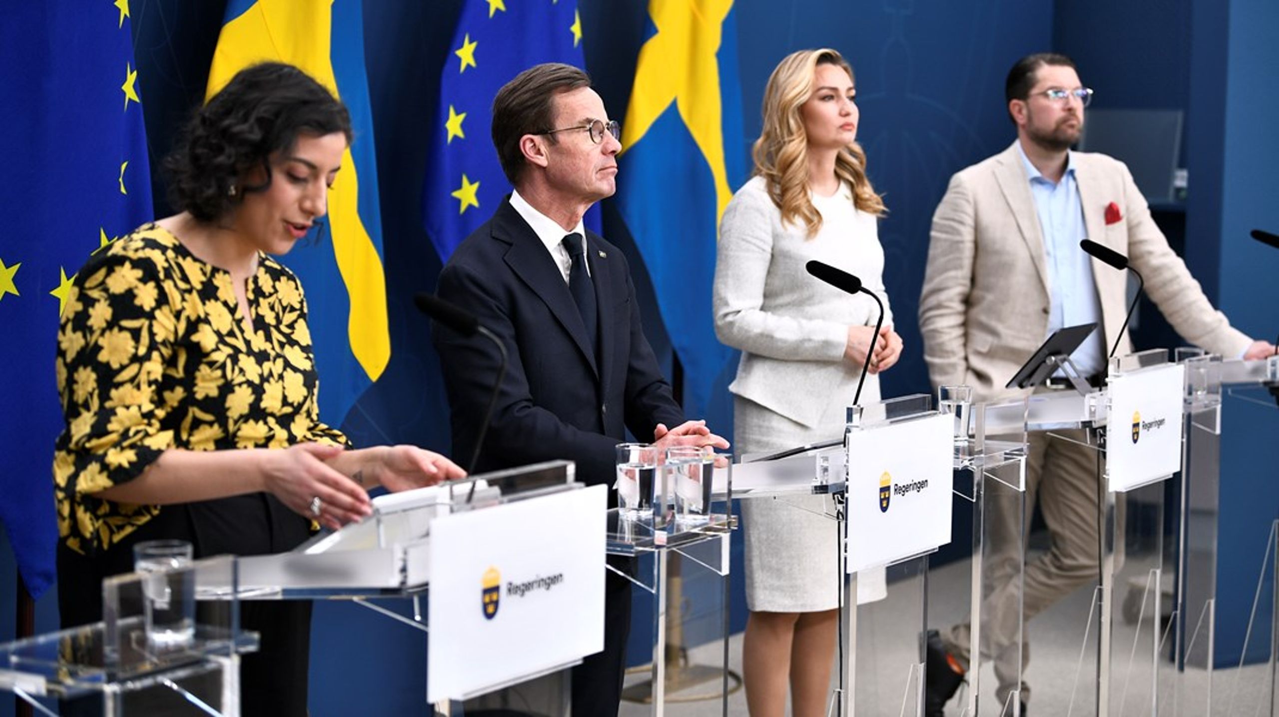 Alla fyra på plats. L-ledaren Simona Mohamsson, M-ledaren Ulf Kristersson, KD-ledaren Ebba Busch och SD-ledaren Jimmie Åkesson, under pressträffen om åtgärder mot höjda energipriser.