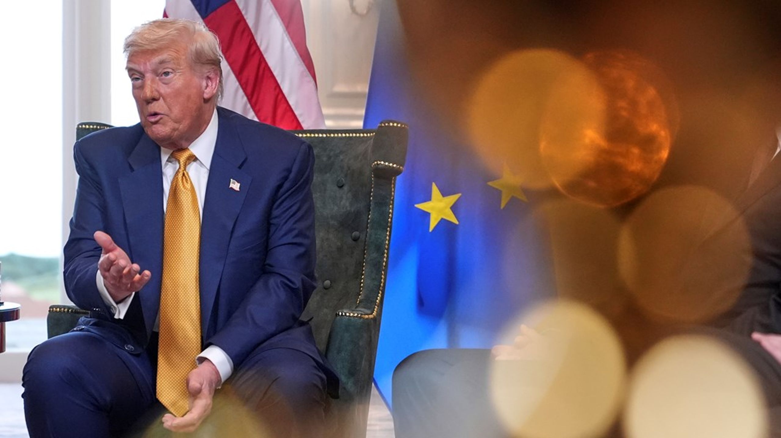 Donald Trump var mycket nöjd med det avtal om 15 procents
tull på europeiska varor som han fick på plats med EU i sin skotska golfklubb i
Turnberry den 27 juli förra året. Sedan skapade han själv stor osäkerhet kring
avtalets hållbarhet, bland annat genom att hota Grönland.