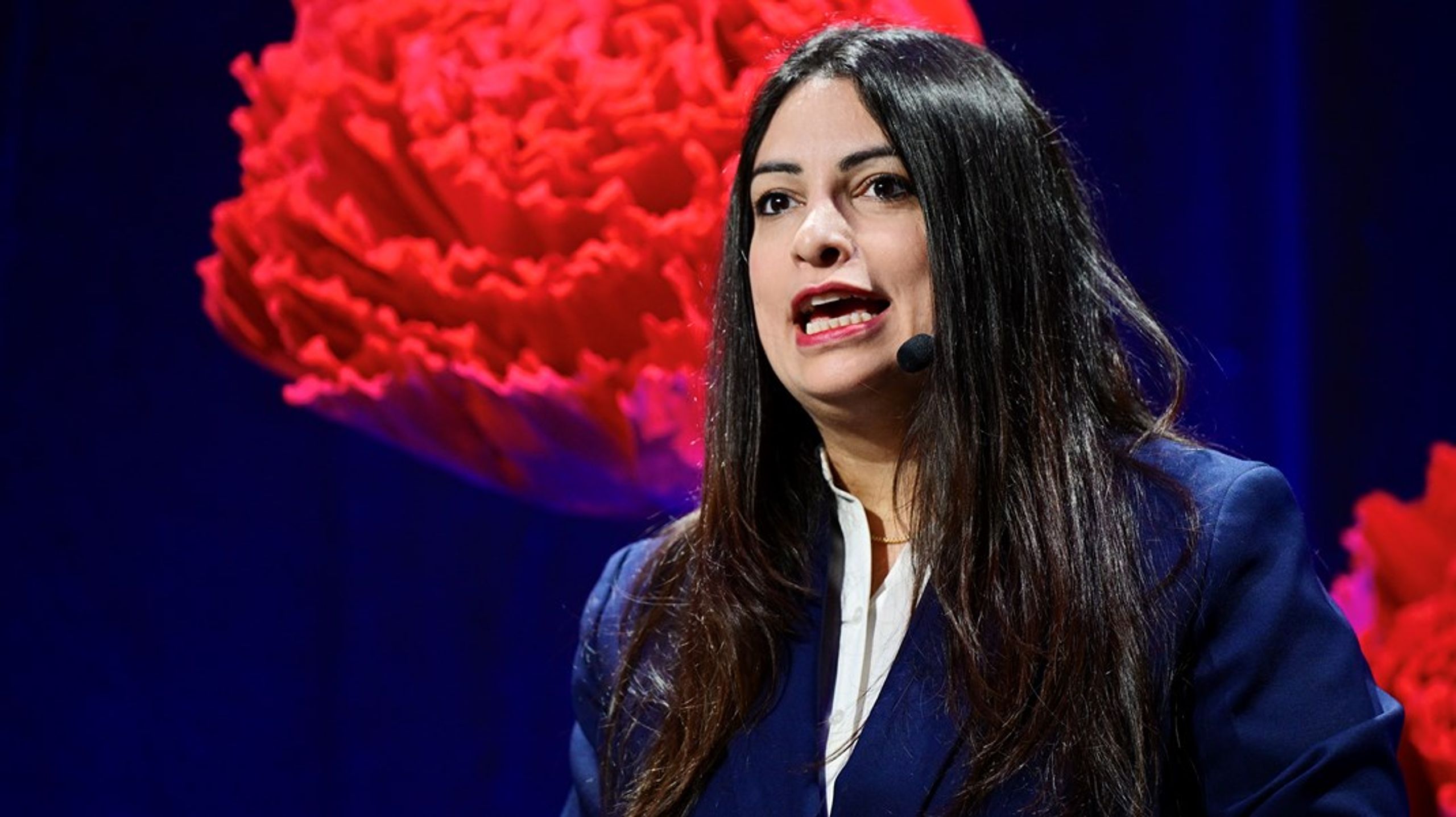 Nooshi Dadgostar vill att Vänsterpartiet får ministerposter om de rödgröna vinner valet i höst.