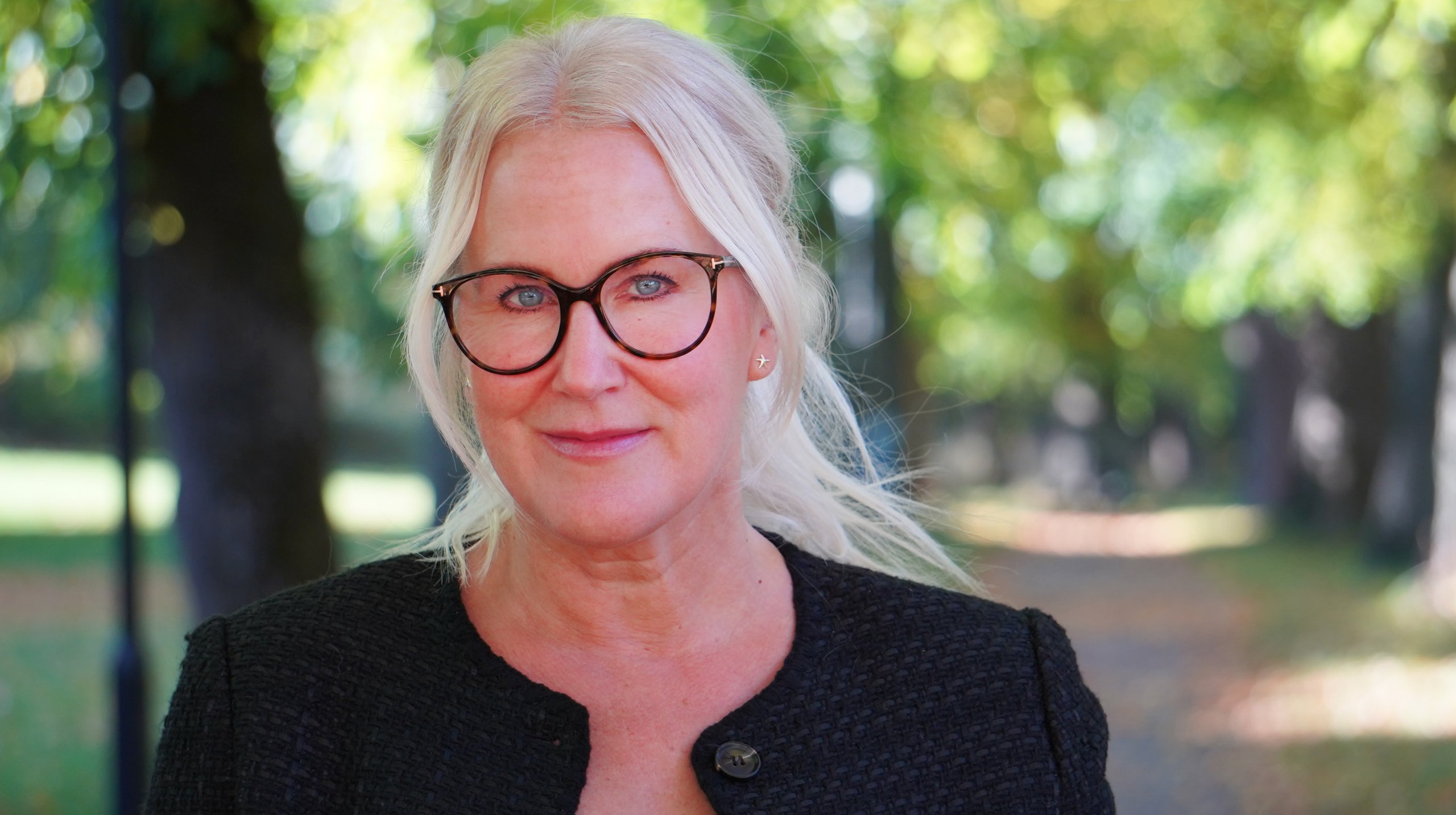 Tilltron till AI växer men offentlig sektor halkar efter i styrning och ansvar