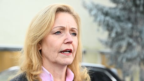 Thand Ringqvist (C): Regeringen bör höja retoriken mot Trump