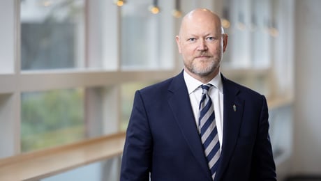 FOI ska lyda under samma regler som andra försvsarsmyndigheter