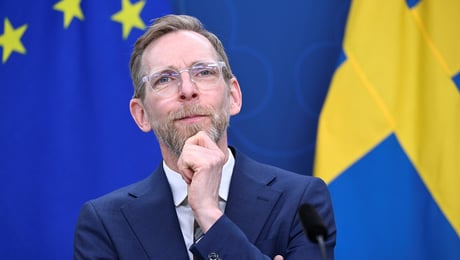 Alla partier säger ja – men vaccinationsprogram för äldre  dröjer