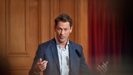 Generaldirektör hoppar av extraknäck efter Altingets frågor 