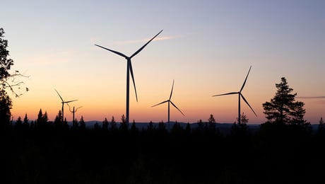 Kommunala veton och splittrade prövningar försenar vindkraften 