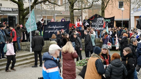 Tre av tio opinionsbildande föreningar har attackerats 