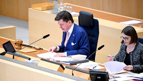 Riksdagen skärper ordningsreglerna