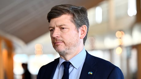 C ratar beredskapsskatten: “V kommer med ganska tokiga förslag“