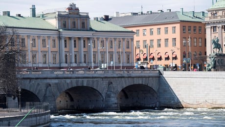Så mycket får spionmyndighetens ledning i lön