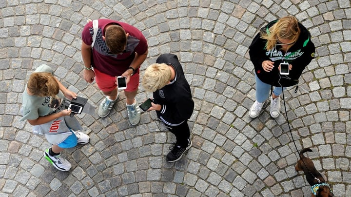 WHO: Reglera mobilen på samma sätt som rökning