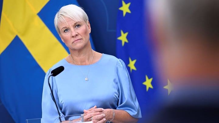 Replik: Regeringen stärker äldreomsorgen, steg för steg 