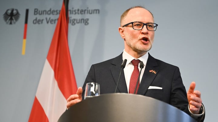 Lettlands försvarsminister avgår efter drönarmiss