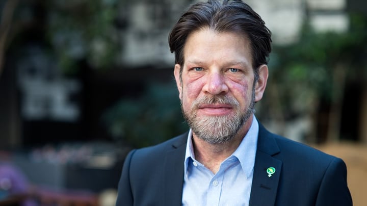 MP-toppen vill bli minister – lämnar riksdagen 