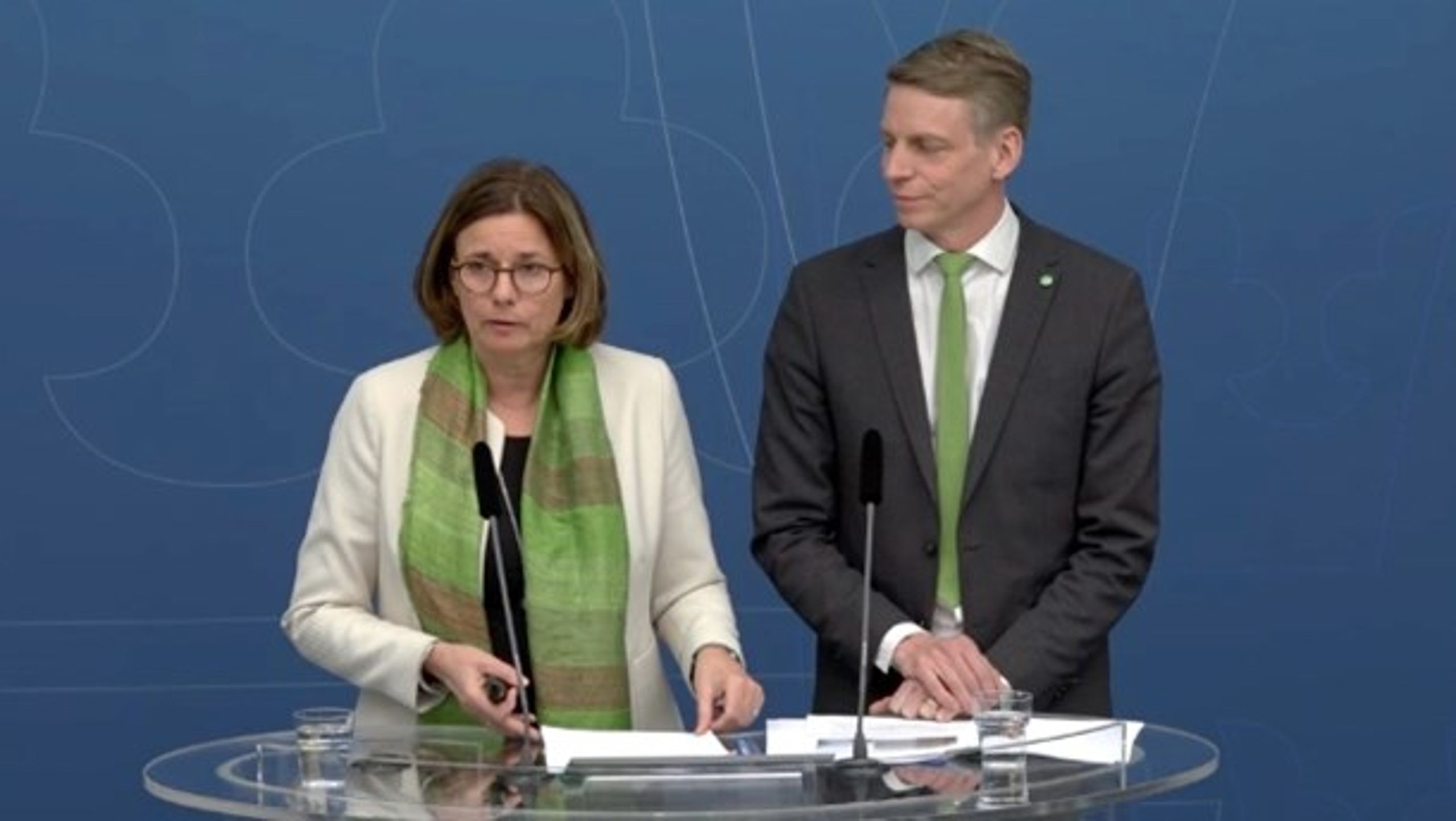 MP-ministrarna miljö- och klimatminister Isabella Lövin och finansmarknadsminister Per Bolund.