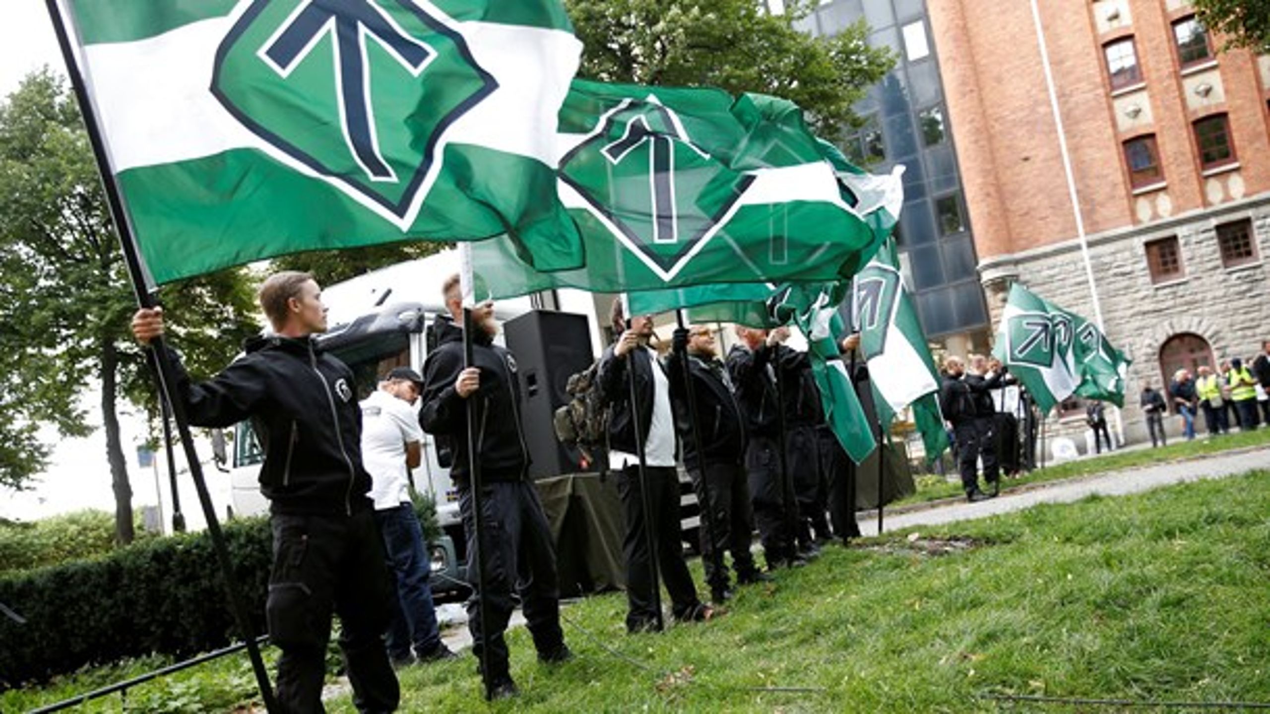 Nordiska motståndsrörelsen (NMR) under en demonstration på&nbsp;Kungsholmstorg i Stockholm, 25 augusti 2018.