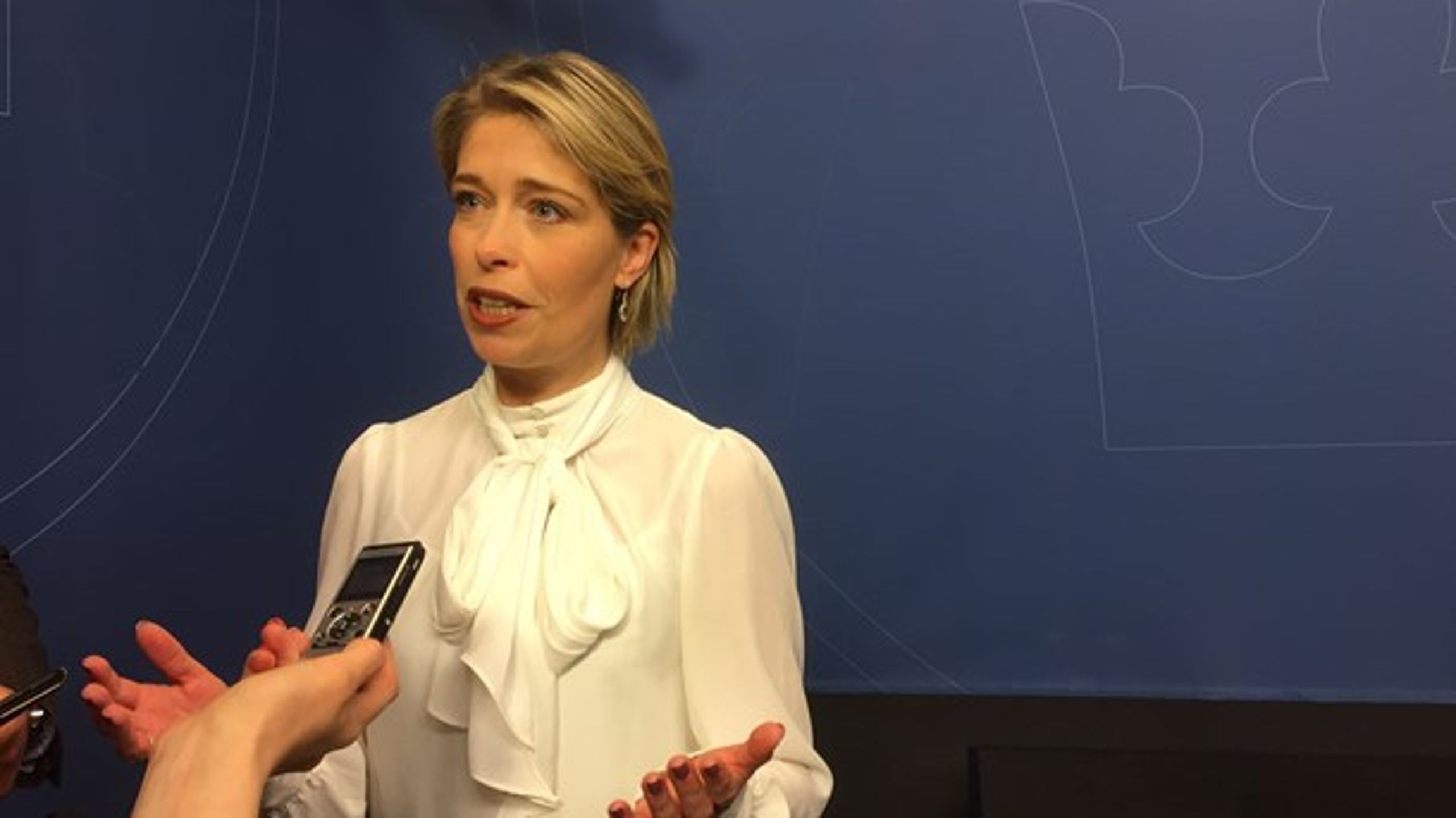 Annika Strandhäll lämnar regeringen och blir riksdagsledamot.