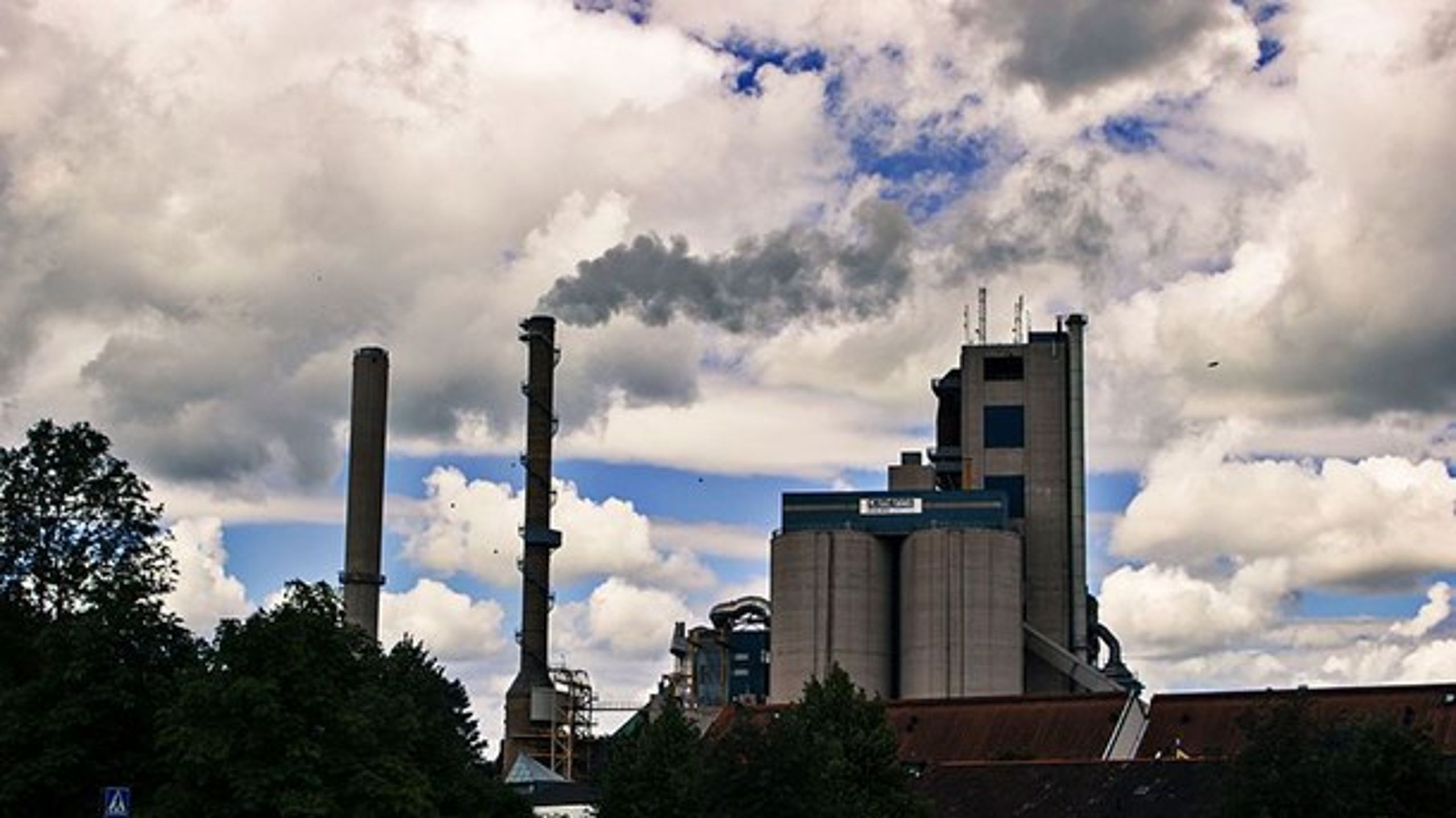 Cementproduktionen är en av de utpekade kandidaterna där CO2-tullar skulle kunna fungera.<br>