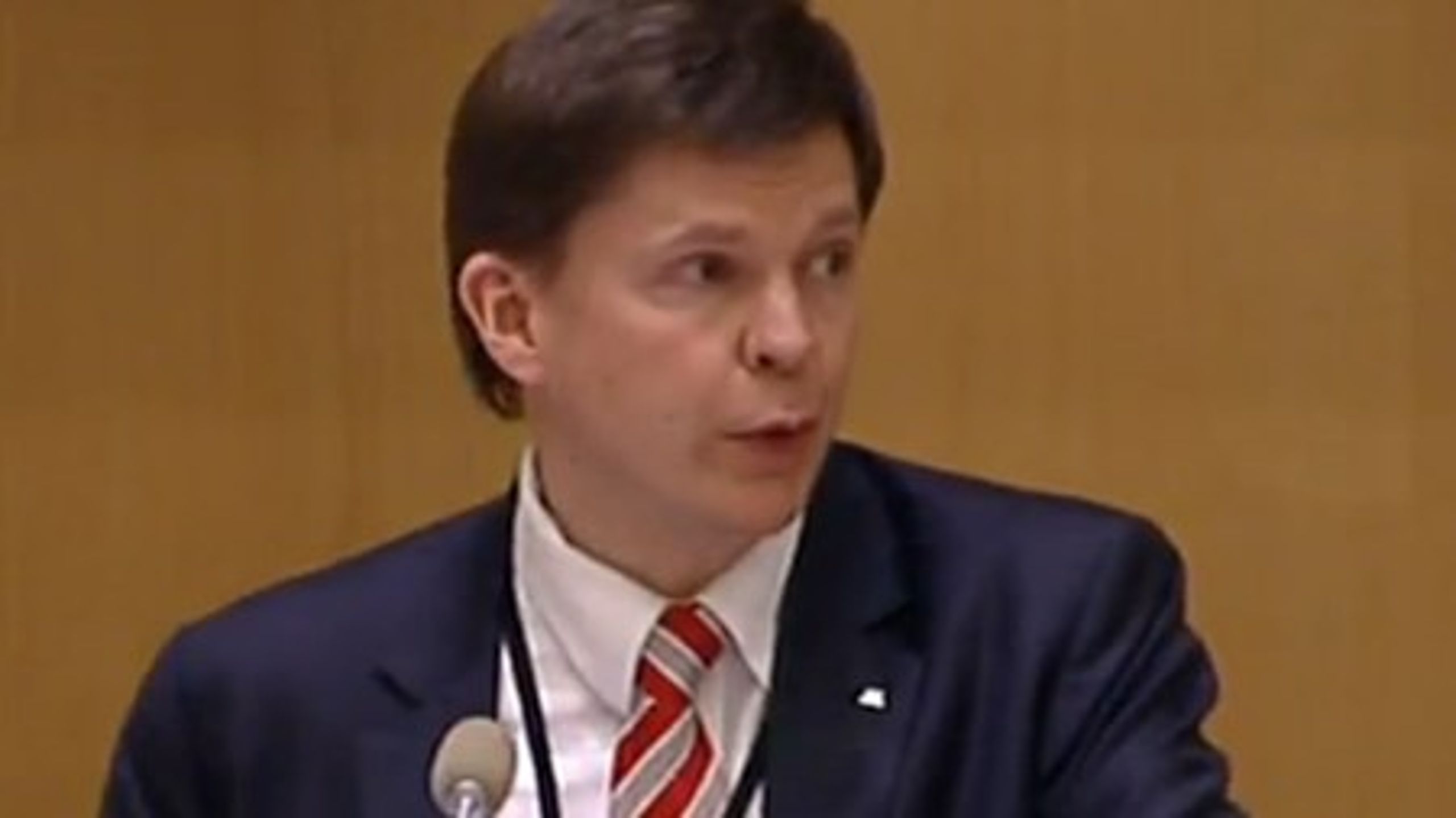 Andreas Norlén (M), ordförande i konstitutionsutskottet, under debatten i riksdagen om KU:s granskningsärenden av statsråden.