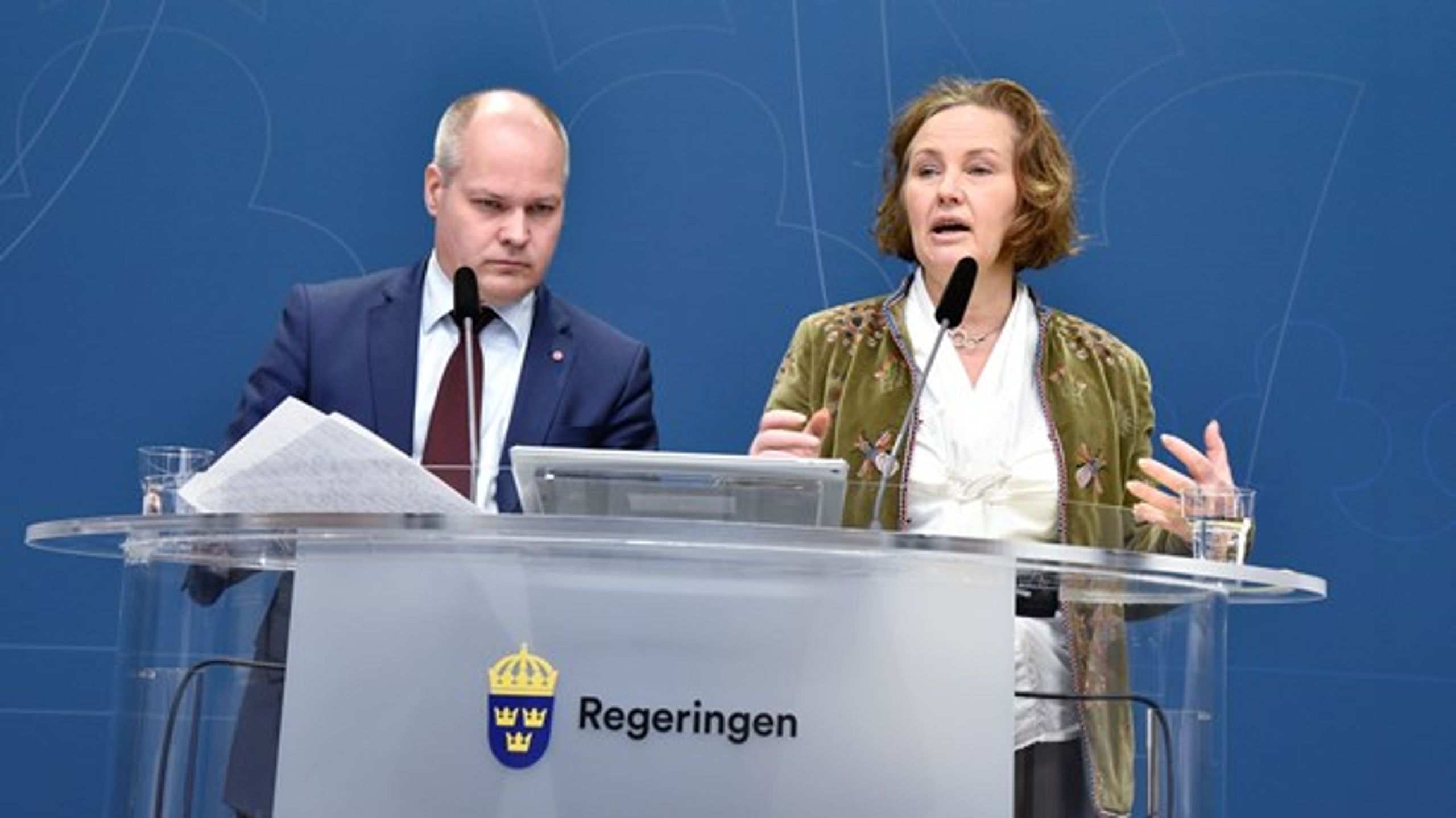 Justitieminister Morgan Johansson (S) och Juno Blom (L), rättspolitisk talesperson vid dagens pressträff.