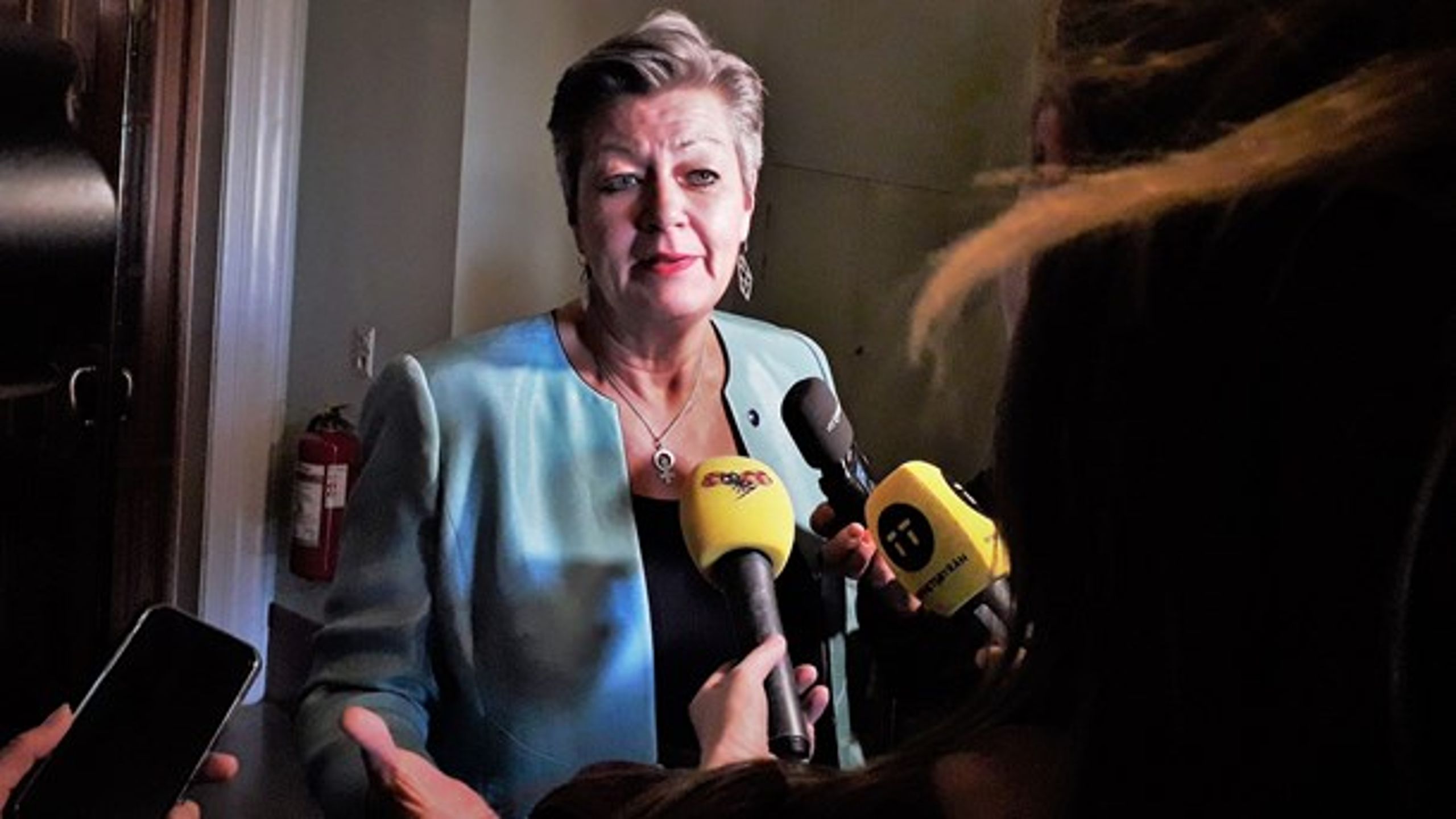 Ylva Johansson på blixtvisit i riksdagen.