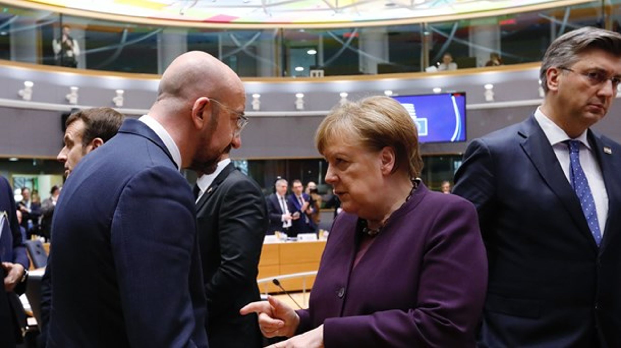 Tysklands Angela Merkel fick som hon ville med förslaget som hon inte ville ha kvar i långtidsbudgeten. Kroatiens Andrej Plenković däremot ser ut att få acceptera att plastavgiften blir kvar.