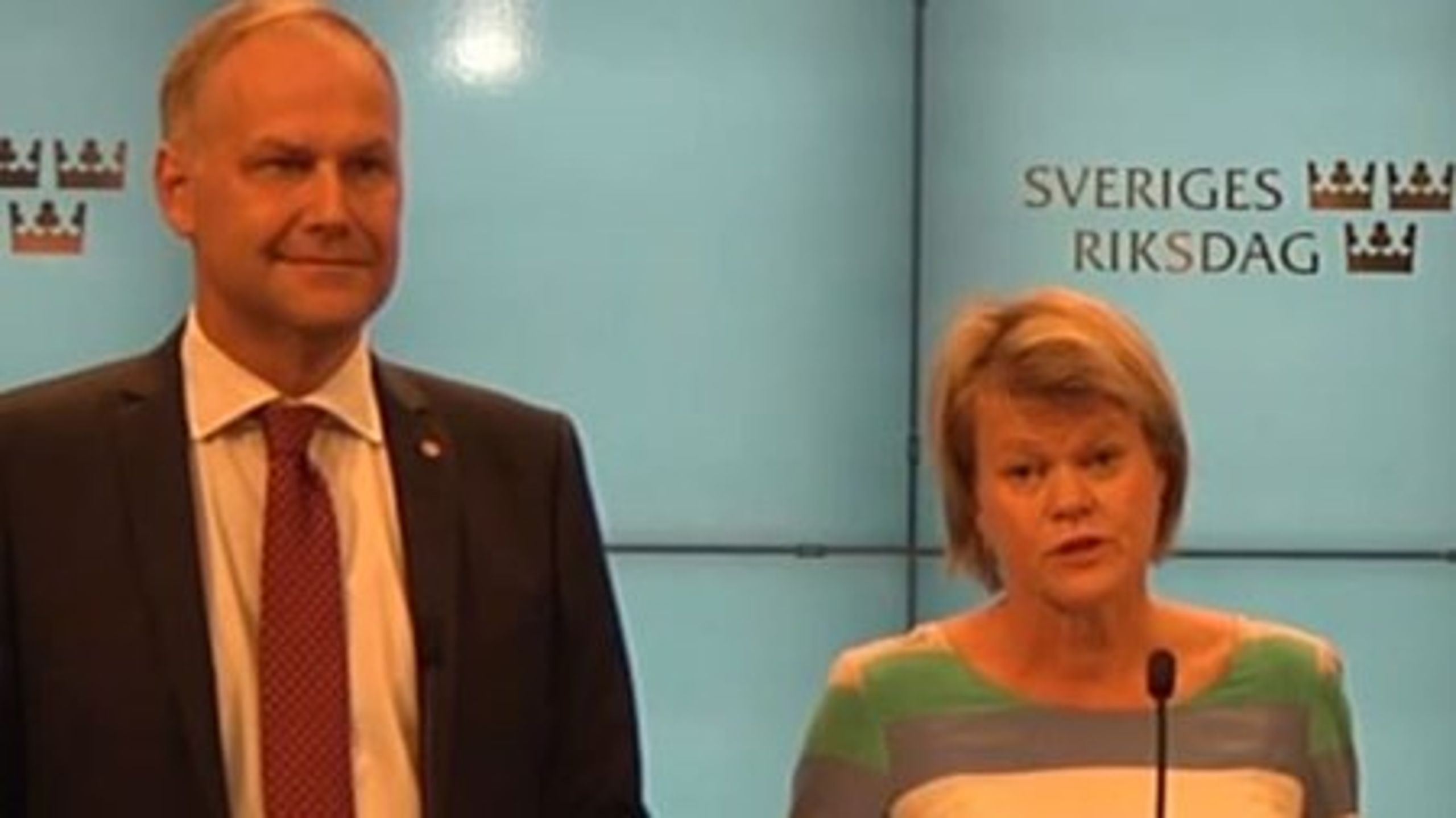 Ulla Andersson och Jonas Sjöstedt ser uppgörelsen som en seger för Vänsterpartiet.