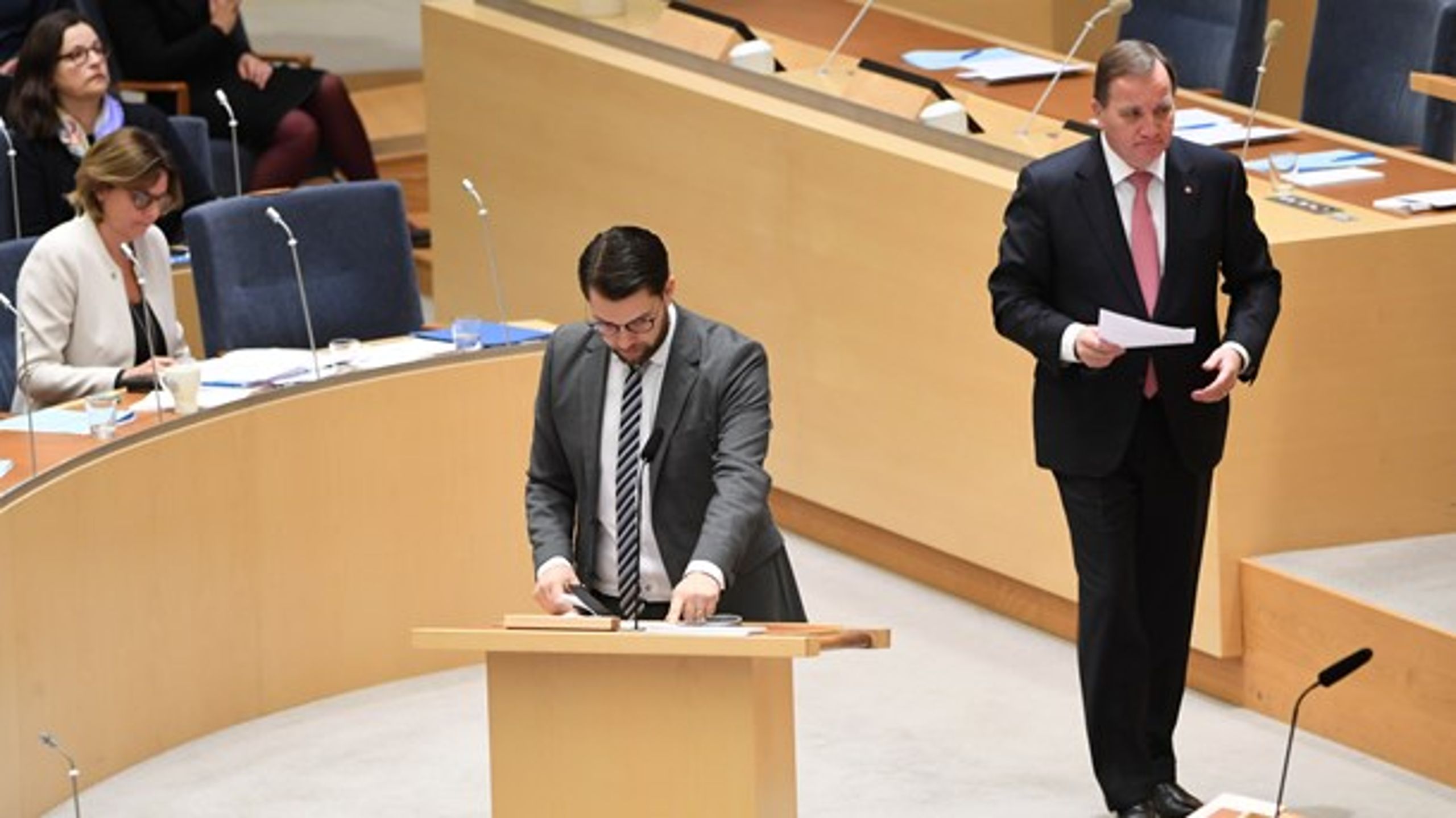 Jimmie Åkesson (SD) och statsminister Stefan Löfven (S) under en riksdagsdebatt i oktober 2019.&nbsp;