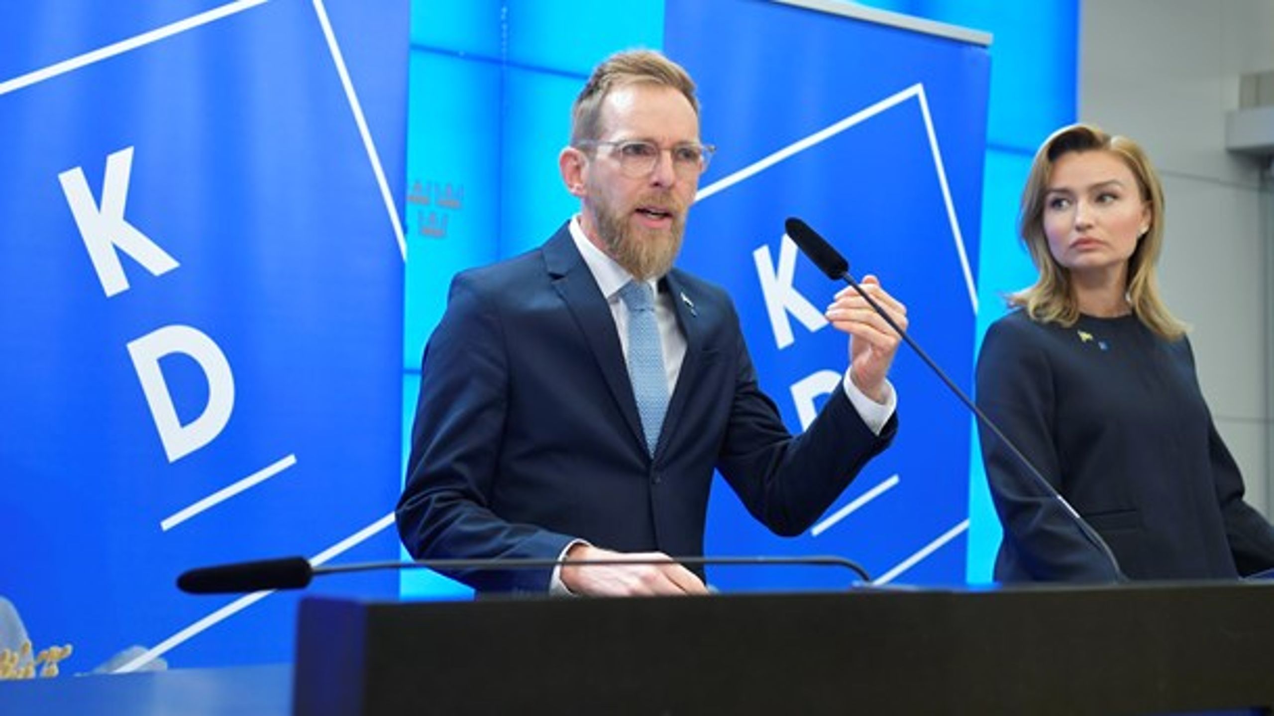 Jakob Forssmed (KD), ekonomisk-politisk talesperson och partiledare Ebba Busch (KD) på dagens pressträff.