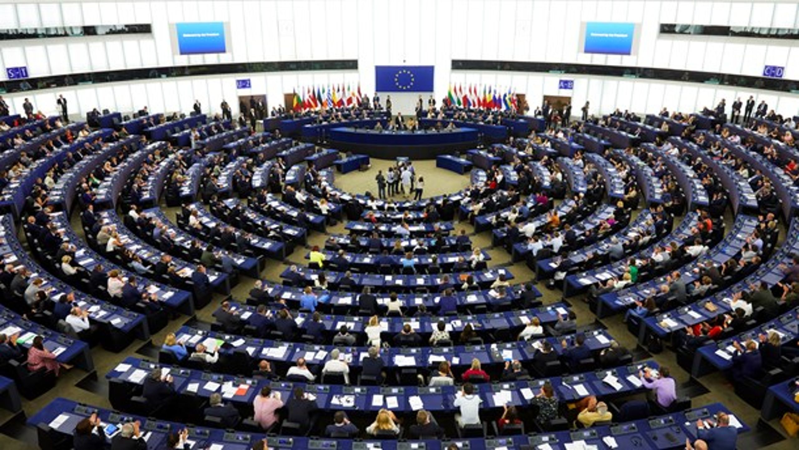 Av flera olika anledningar är det svårt att få till en lagstiftning på EU-nivå, därför uppmanar Europaparlamentet till nationella lösningar, skriver debattörerna.