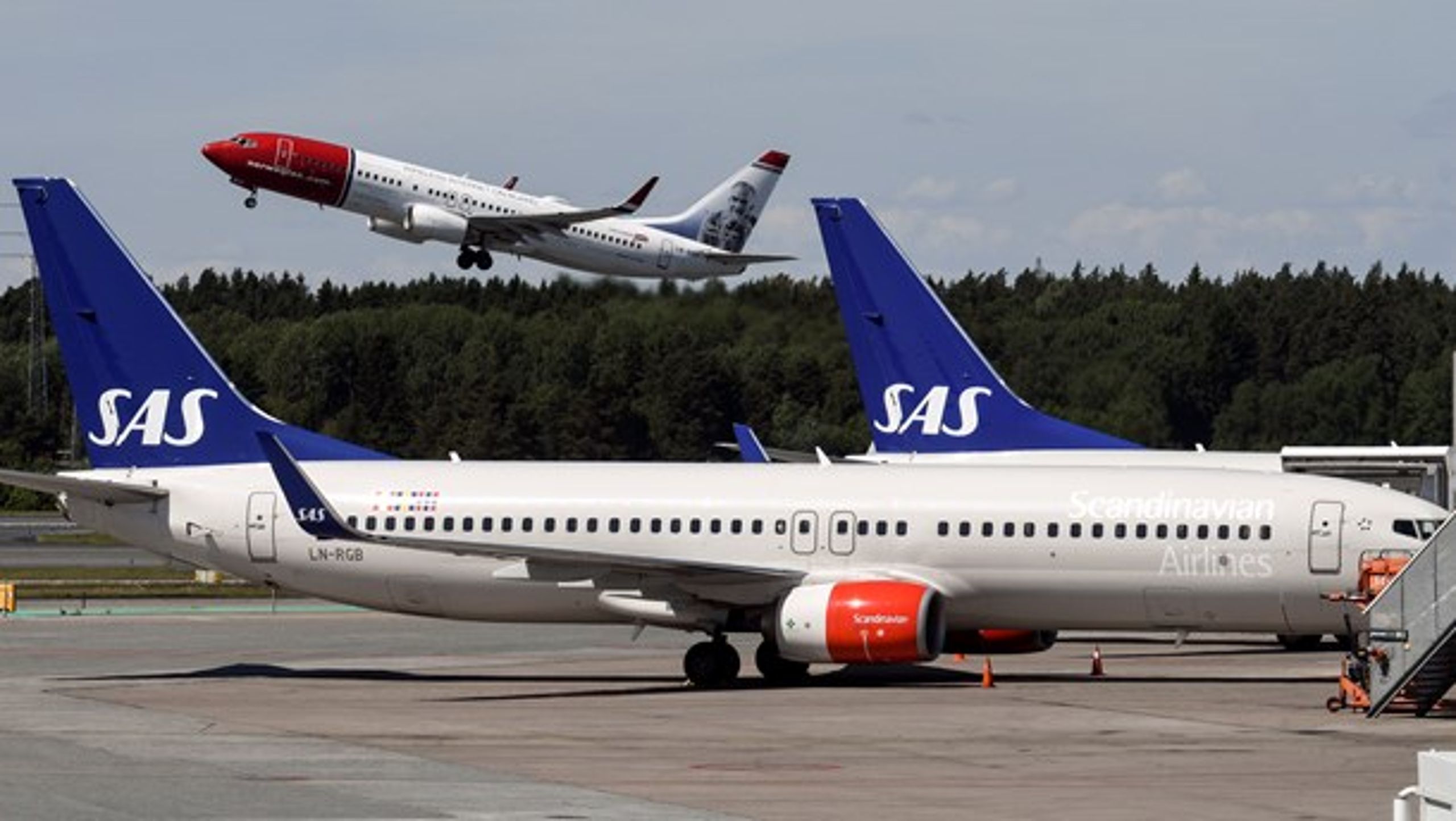 "Vi behöver en konsolidering av inrikesflyget där Bromma flygplats läggs ner samtidigt som vi gör en översyn kring vilka inrikesflyg Sverige verkligen behöver."