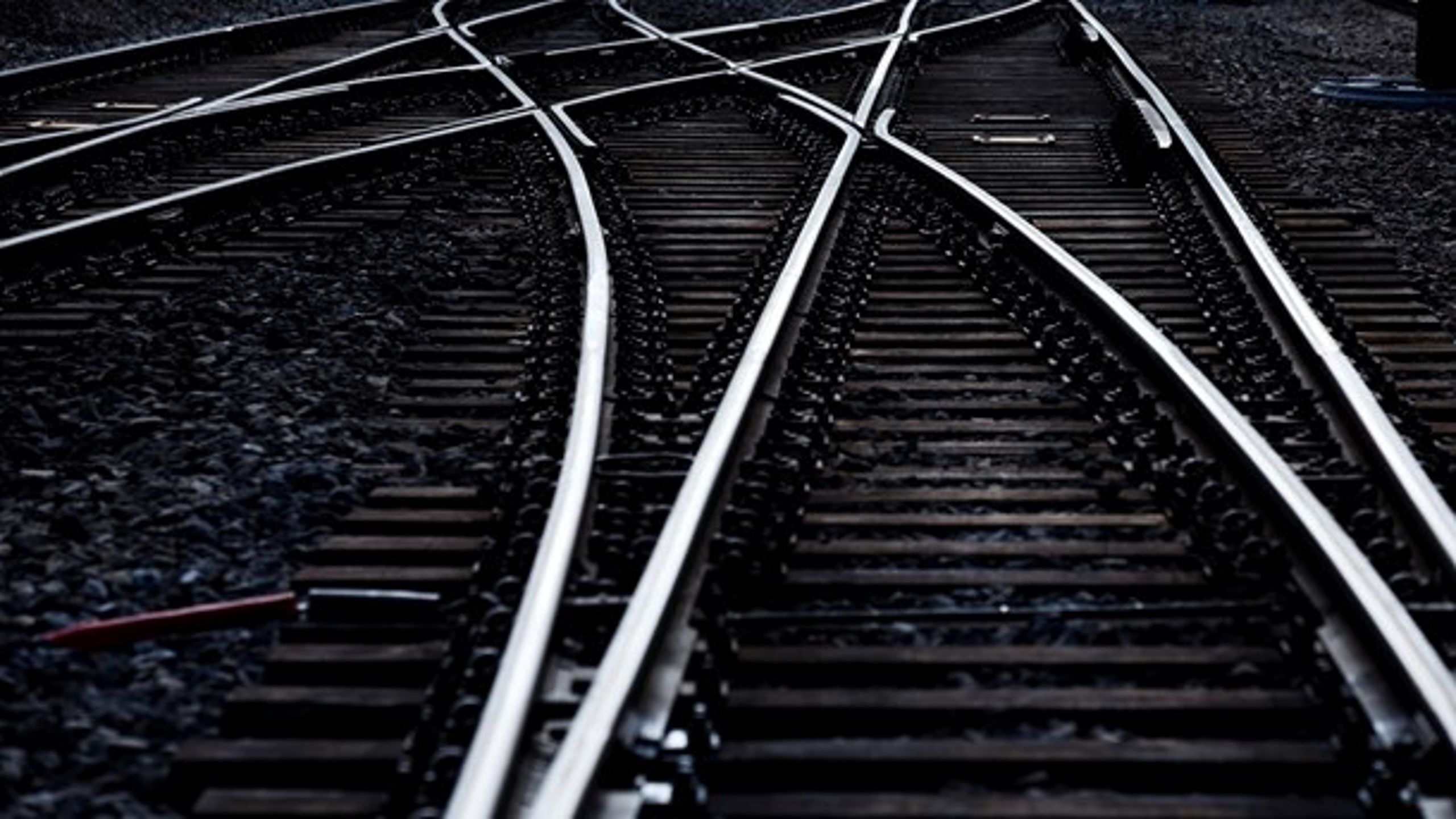 Hållbar infrastruktur, främst järnväg, är tveklöst ryggraden i utvecklingen av megaregionen, skriver debattörerna.