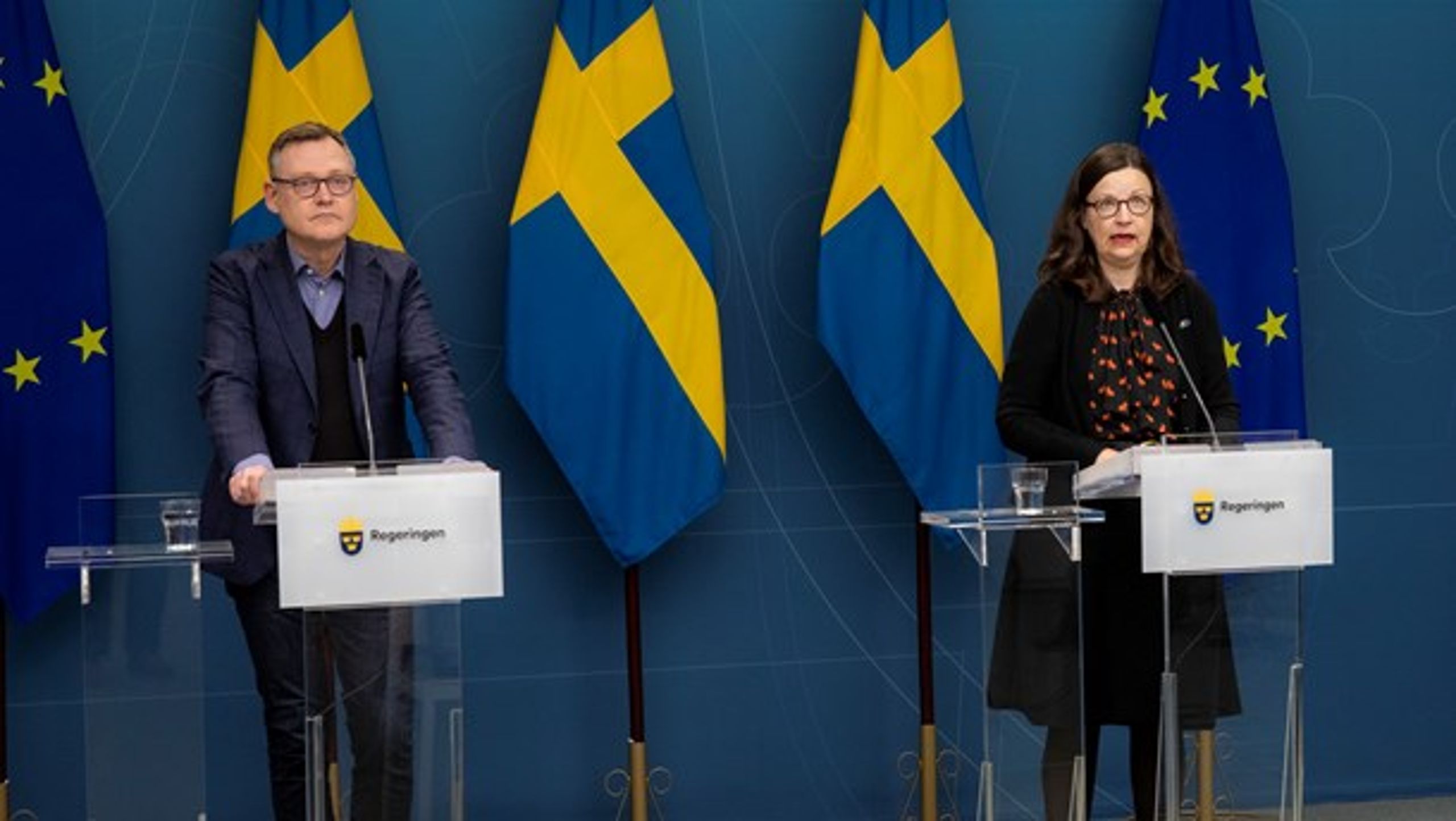 Skolverkets generaldirektör Peter Fredriksson och utbildningsminister Anna Ekström (S) under morgonens pressträff om de nationella proven.