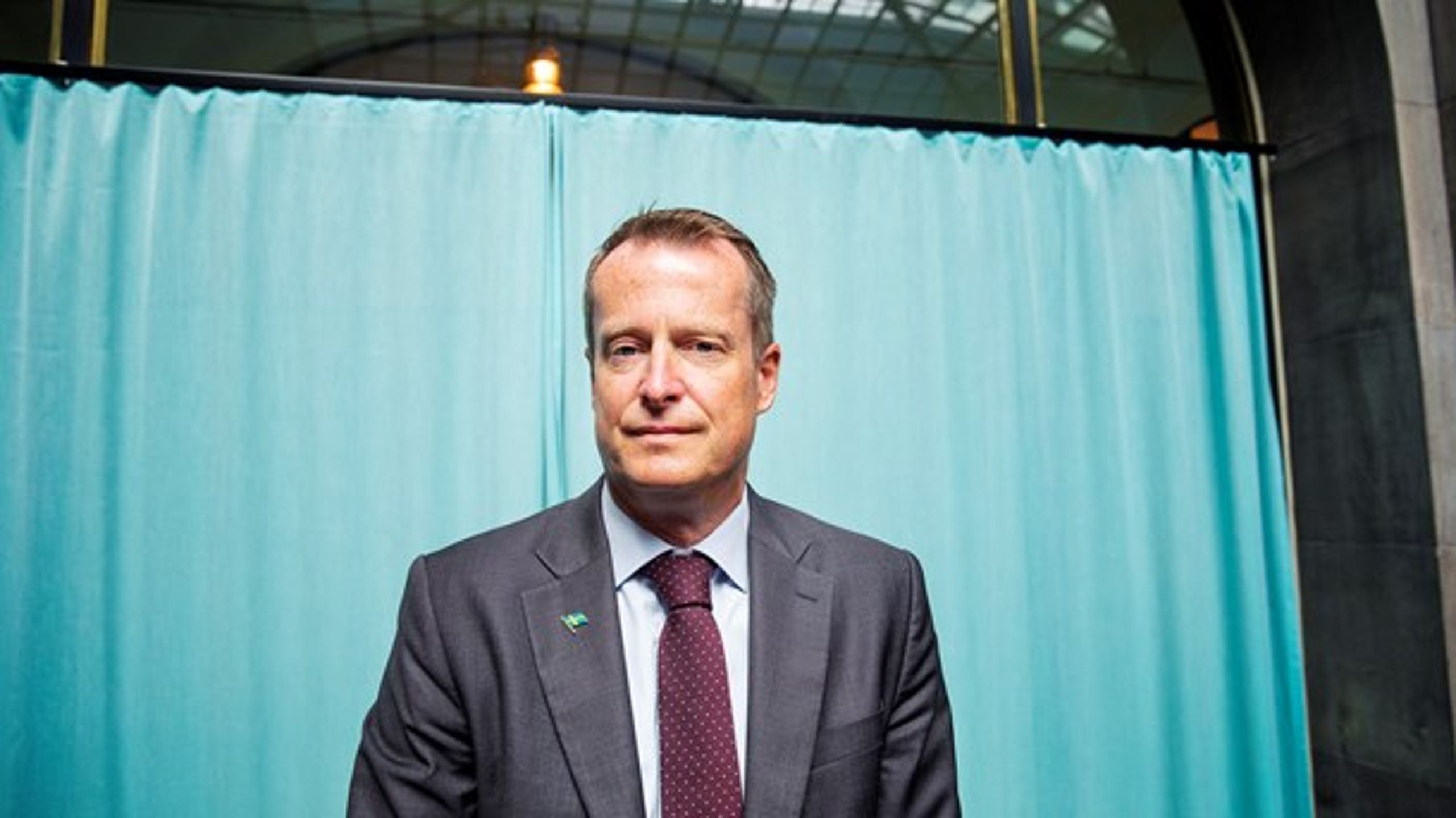Trots kritiken går energiminister Anders Ygeman (S) vidare med förslaget att minska anslutningsavgifterna för vindkraft till havs. Regeringen tror sig också ha hittat ett sätt att inte fastna i EU:s regler för otillåtet statsstöd.