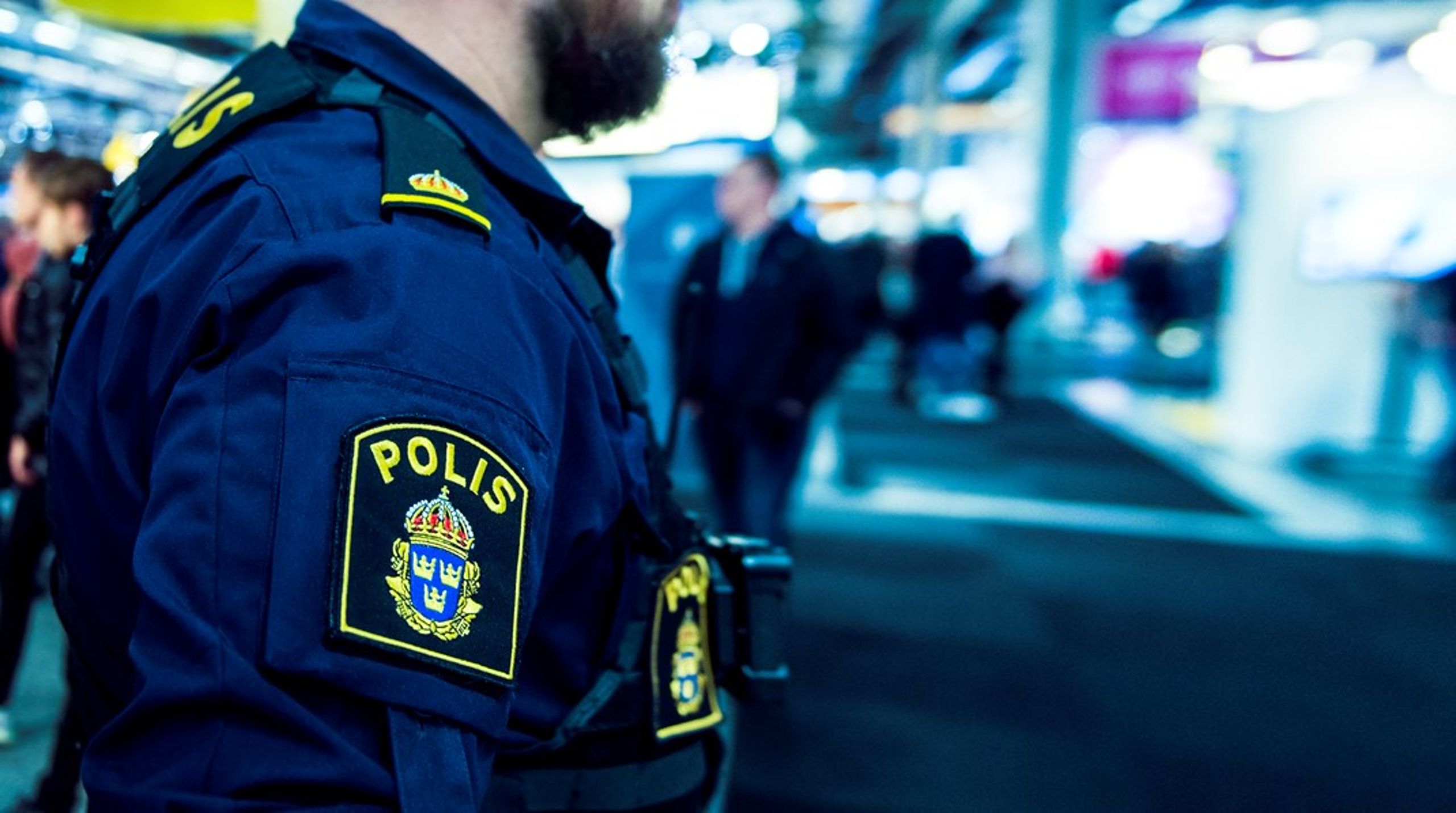 ”KDU Stockholm vill anställa fler poliser som kan jobba med att bekämpa och utreda sexualbrott. Det vill vi med. Det är bara i en borgerlig parallell verklighet som det är antingen det ena eller det andra som gäller.”