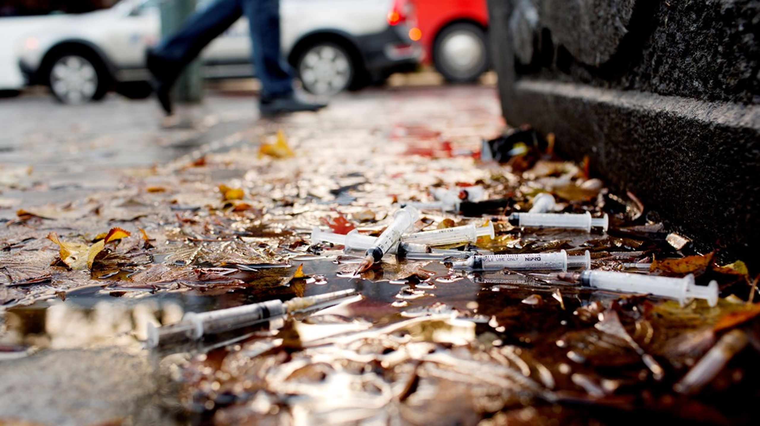 ”Den vanligaste orsaken till narkotikarelaterade dödsfall är överdoser. Som del i att uppnå visionen om inga narkotikarelaterade dödsfall bör en svensk nationell överdosstrategi tas fram och genomföras.”