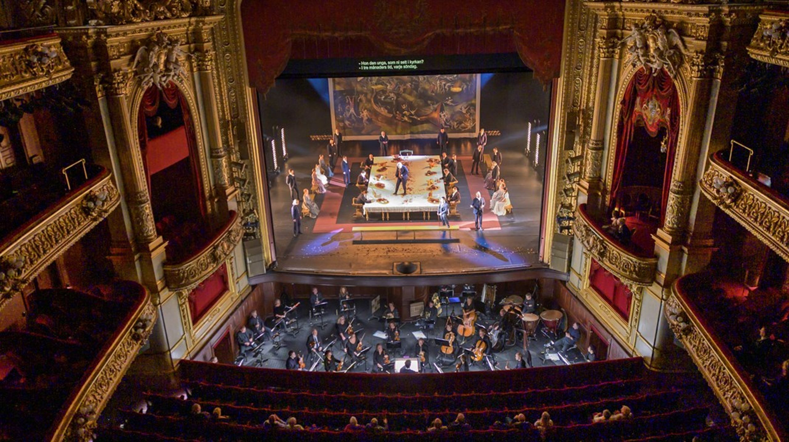 En coronaanpassad uppsättning av Verdis Rigoletto, Kungliga Operan i Stockholm.