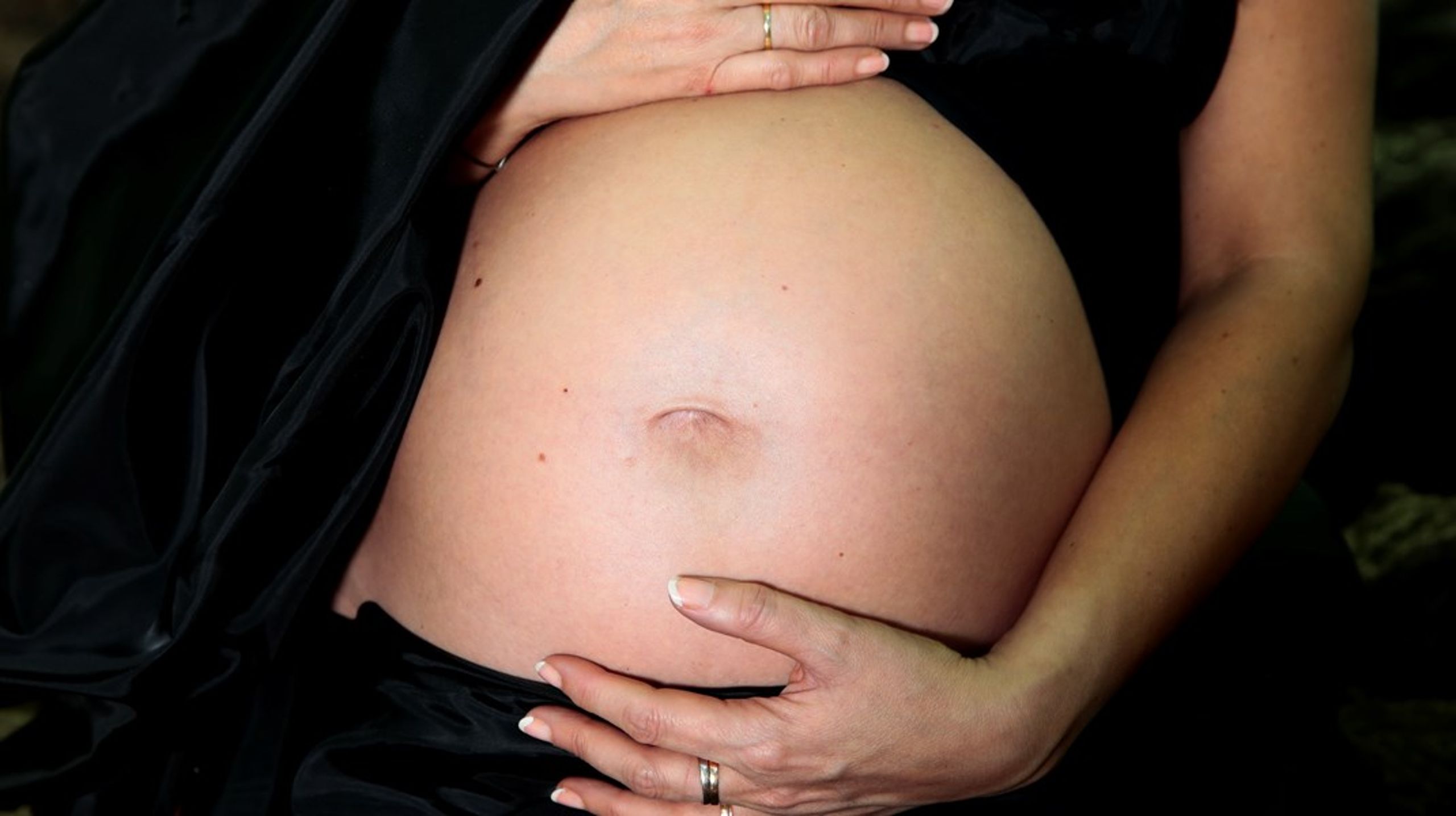 Enligt Svenska barnmorskeförbundet är tillgången till den förlossningsvård som erbjuds runt om i regionerna mycket ojämn.
