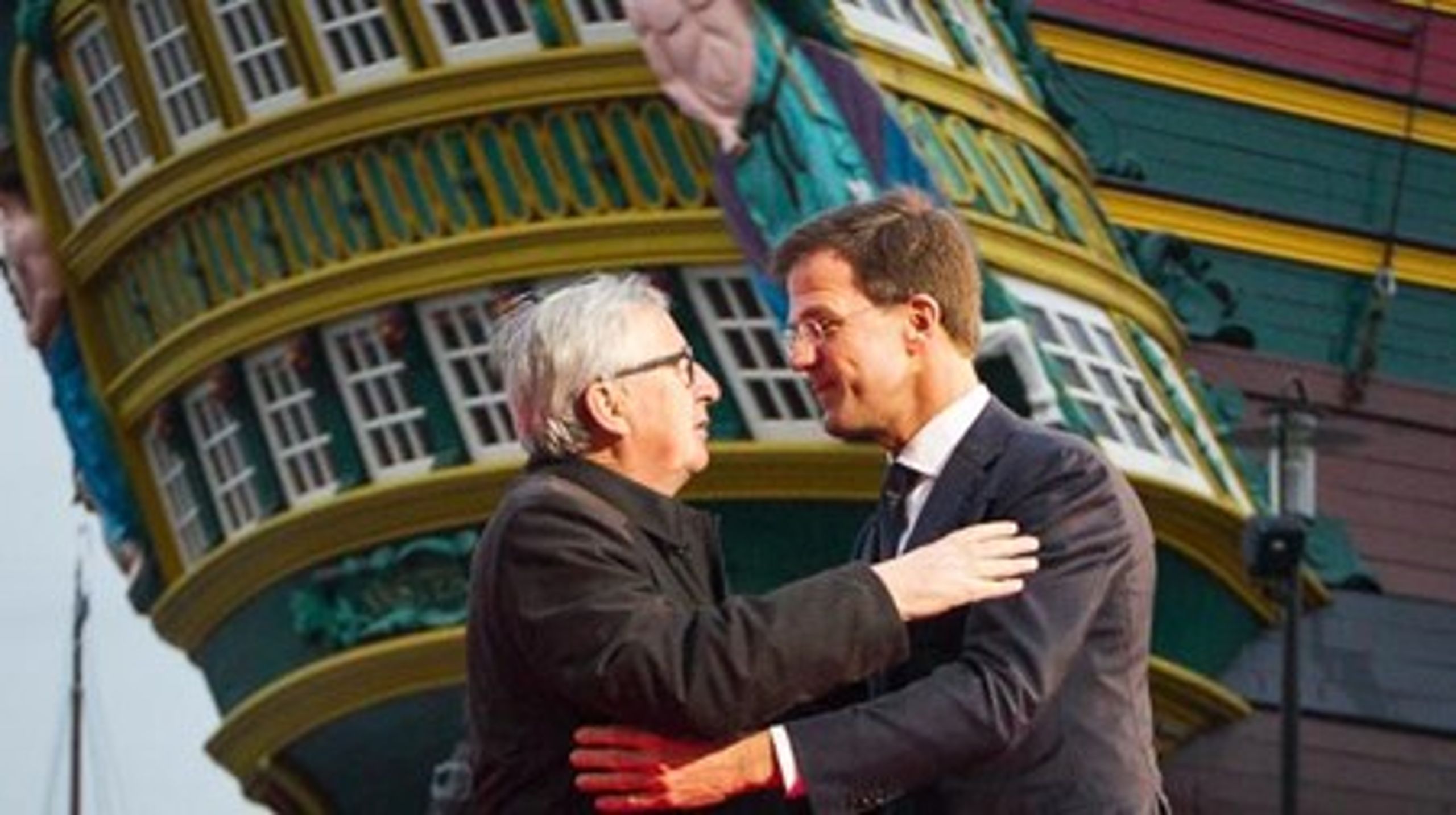 EU-kommissionens ordförande Jean-Claude Juncker och Nederländernas statsminister Mark Rutte. Nederländerna tar nu över det roterande&nbsp;ordförandeskapet i EU från Luxemburg. Vid halvårsskiftet 2016 är det Slovakiens tur.