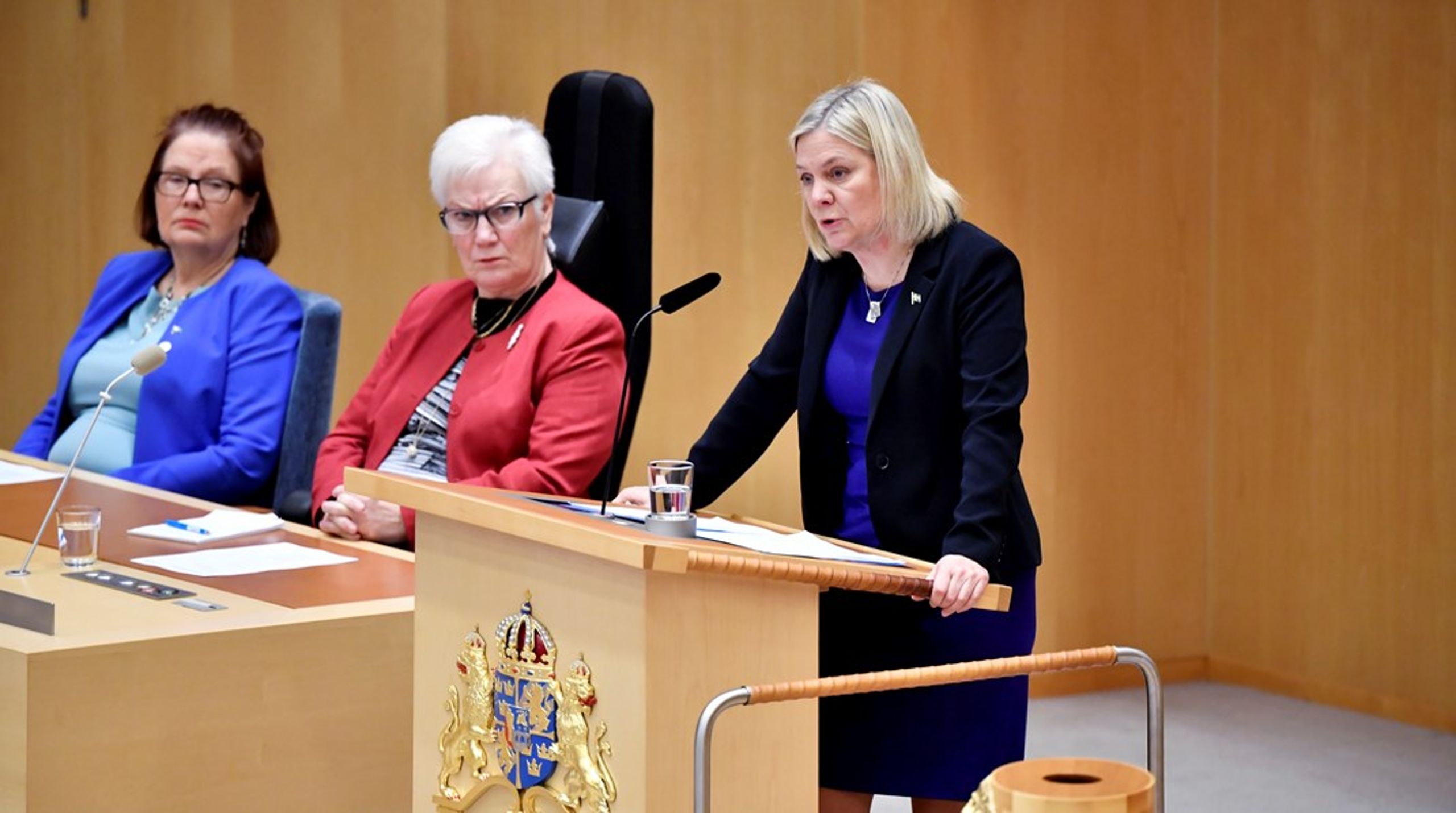 Statsminister Magdalena Andersson läser upp sin regeringsförklaring för riksdagen.&nbsp;