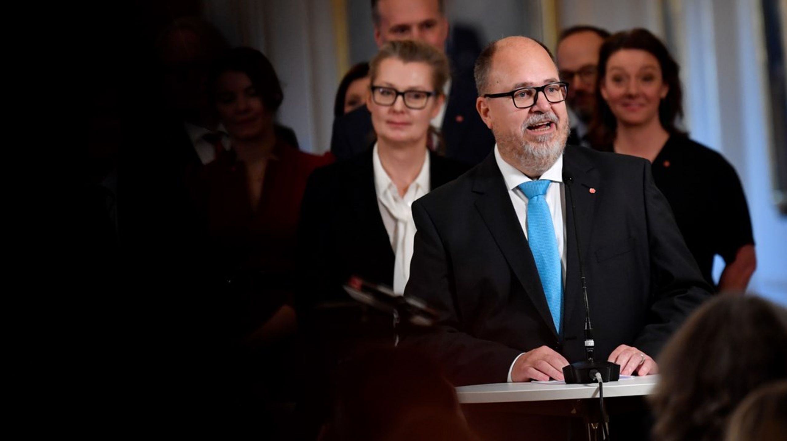 Karl-Petter Thorwaldsson i riksdagens sammanbindningsbana, kort efter att han presenterats som ny näringsminister.