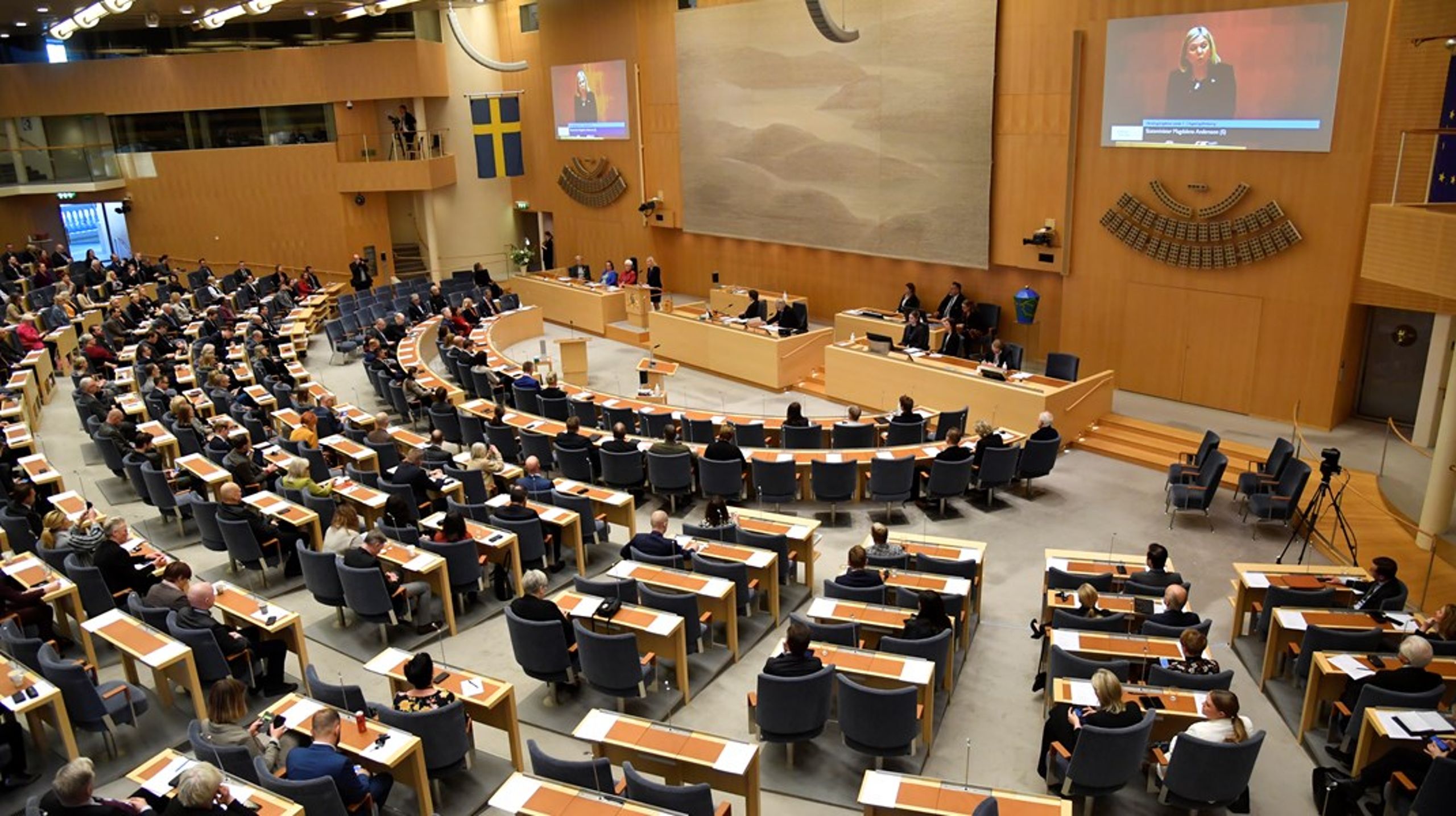 Josefin Utas,&nbsp;Slöseriombudsman och&nbsp;Matti Blind Berg,&nbsp;Svenska samernas riksförbund (SSR) har båda med två debatter var på rikspolitikens topplista.