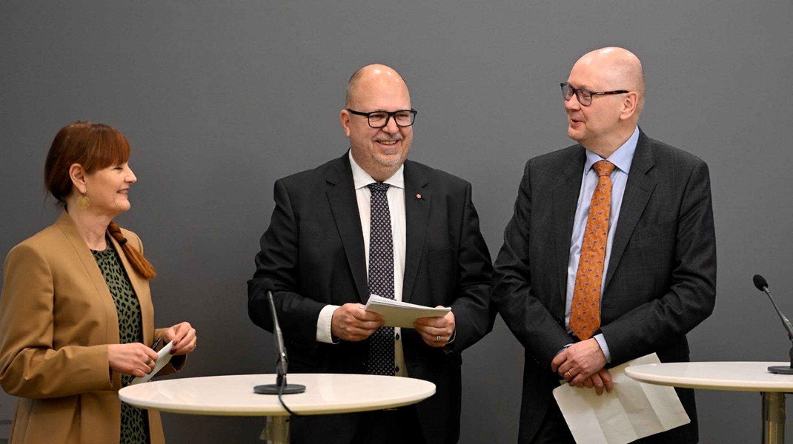 Näringsminister Karl-Petter Thorwaldsson (S) tillsammans med IF 
Metalls förbundsordförande Marie Nilsson och Teknikföretagens vd 
Klas Wåhlberg i samband med presentationen av regeringens nya industristrategi.<br>