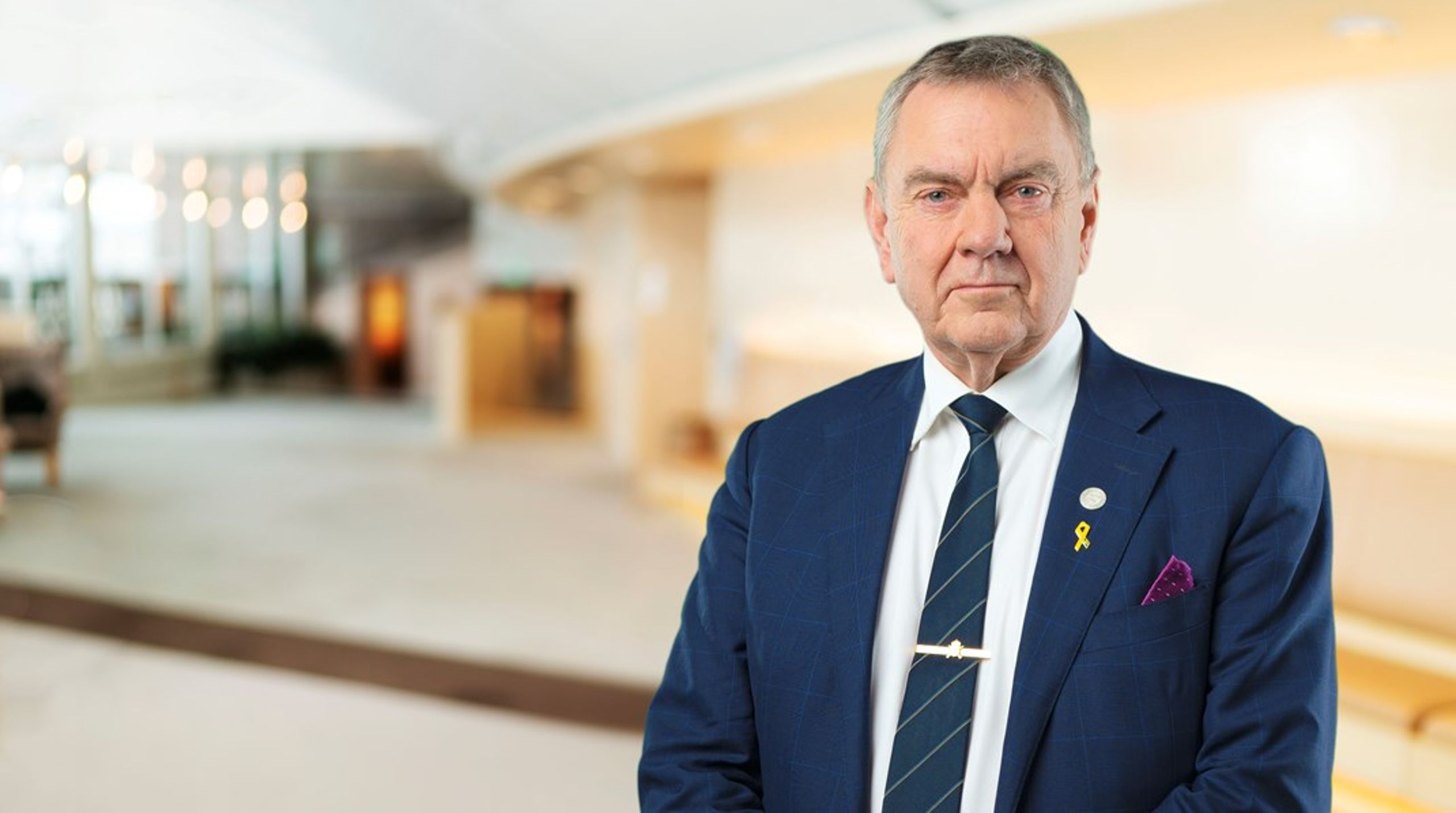 Sverigedemokraternas tidigare försvarspolitiska talesperson Roger Richthoff lämnade både partiet och försvarsutskottet i mars.