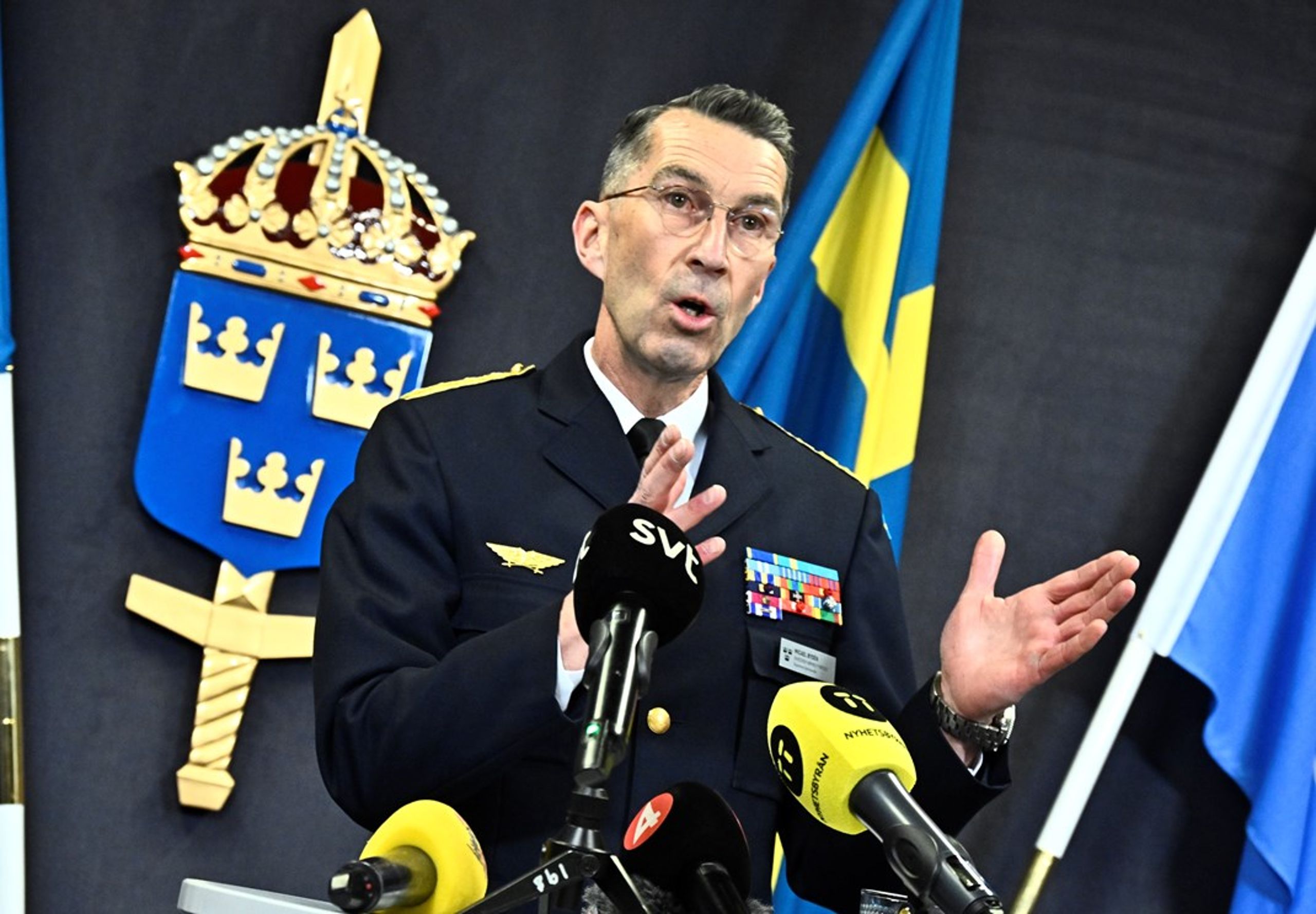 Försvarsmaktens överbefälhavare Micael Bydén toppar lönelistan bland myndighetscheferna inom försvarsområdet med en lön på 170 100 kronor.